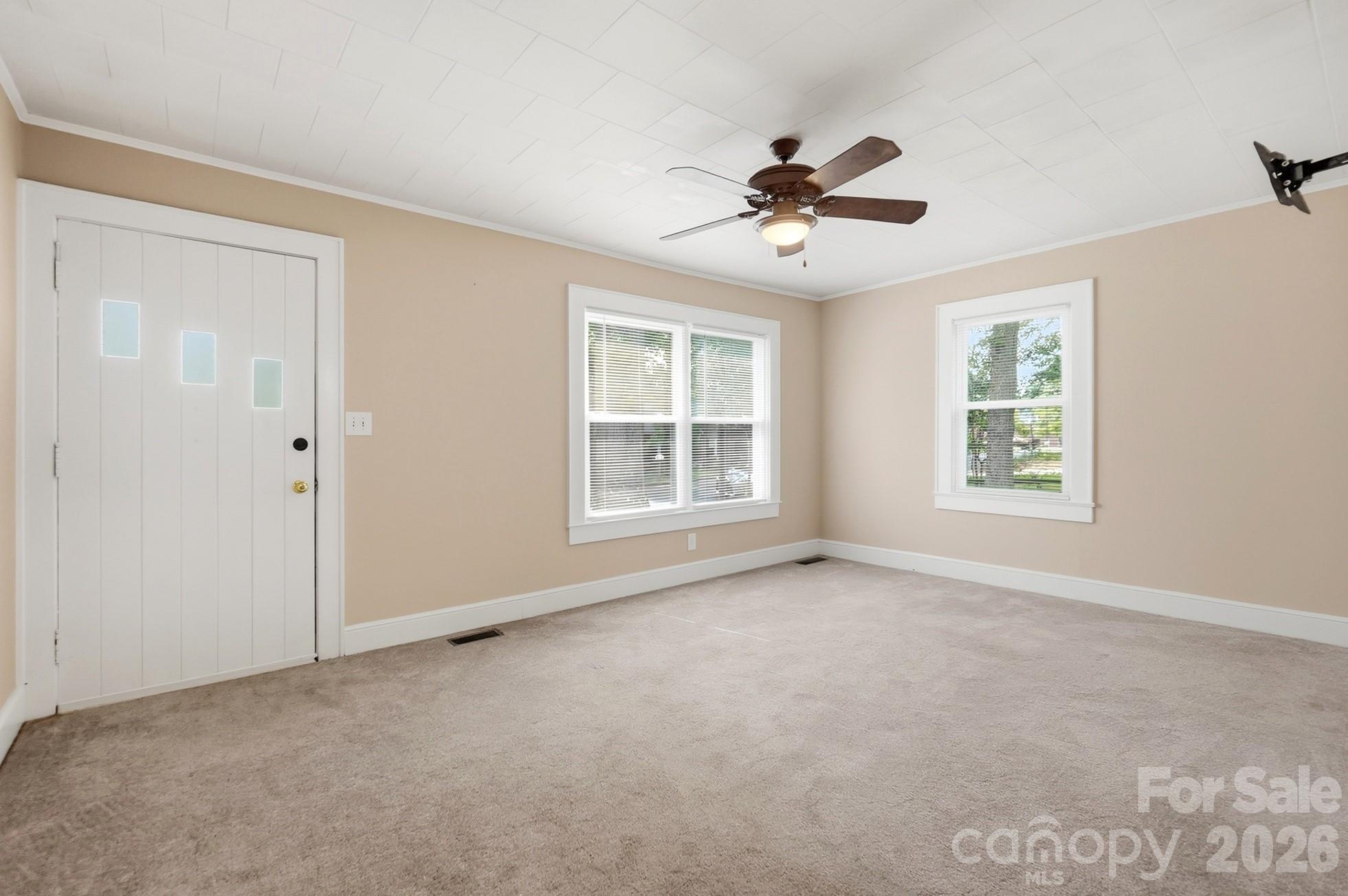 419 Jackson Street Property Photo 4