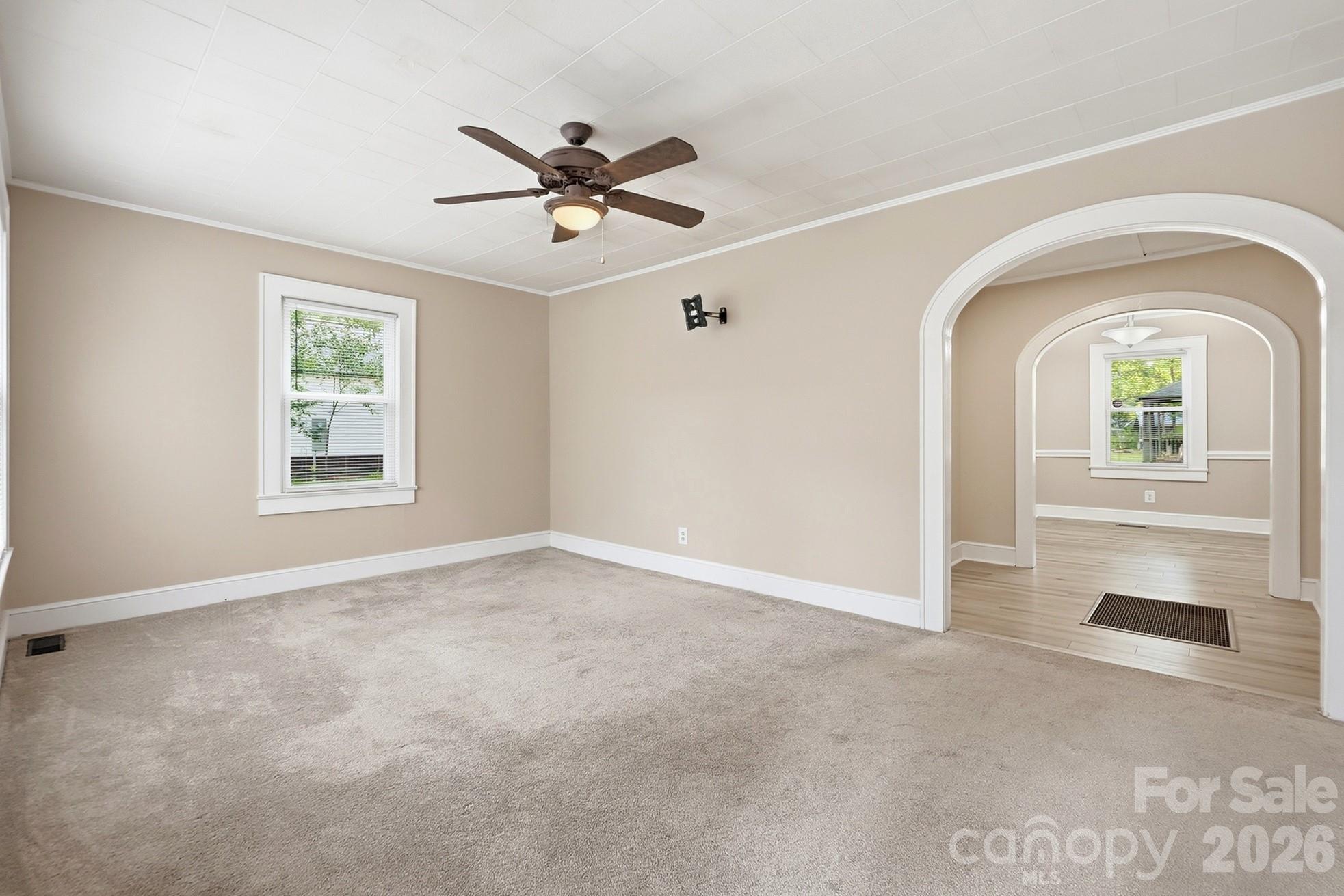 419 Jackson Street Property Photo 5