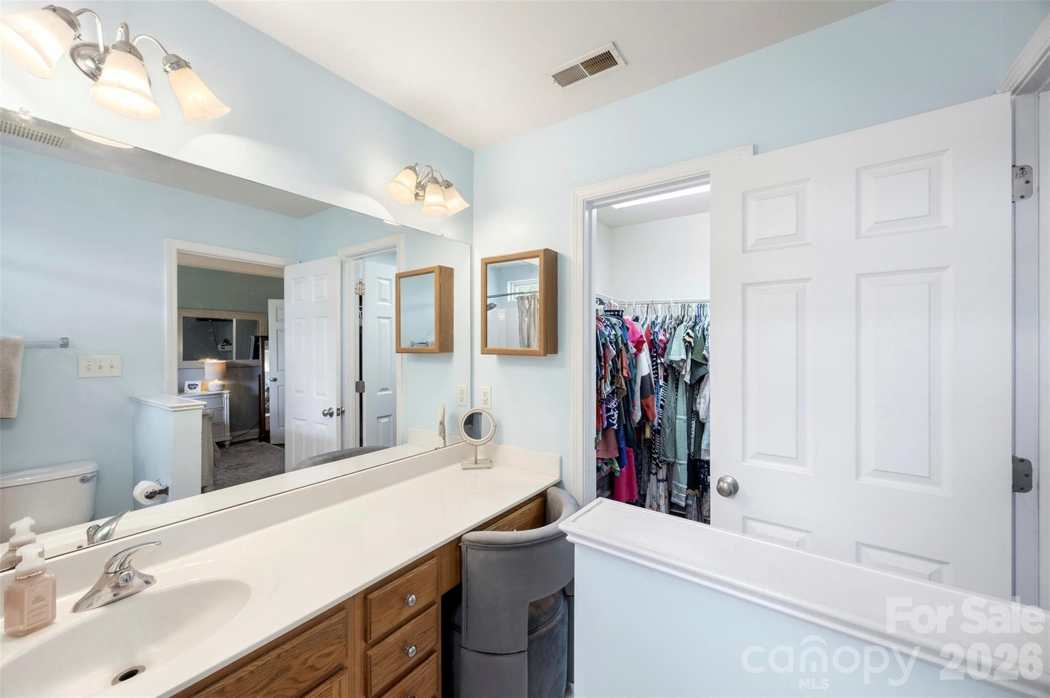 927 Claybrook Circle Property Photo 17