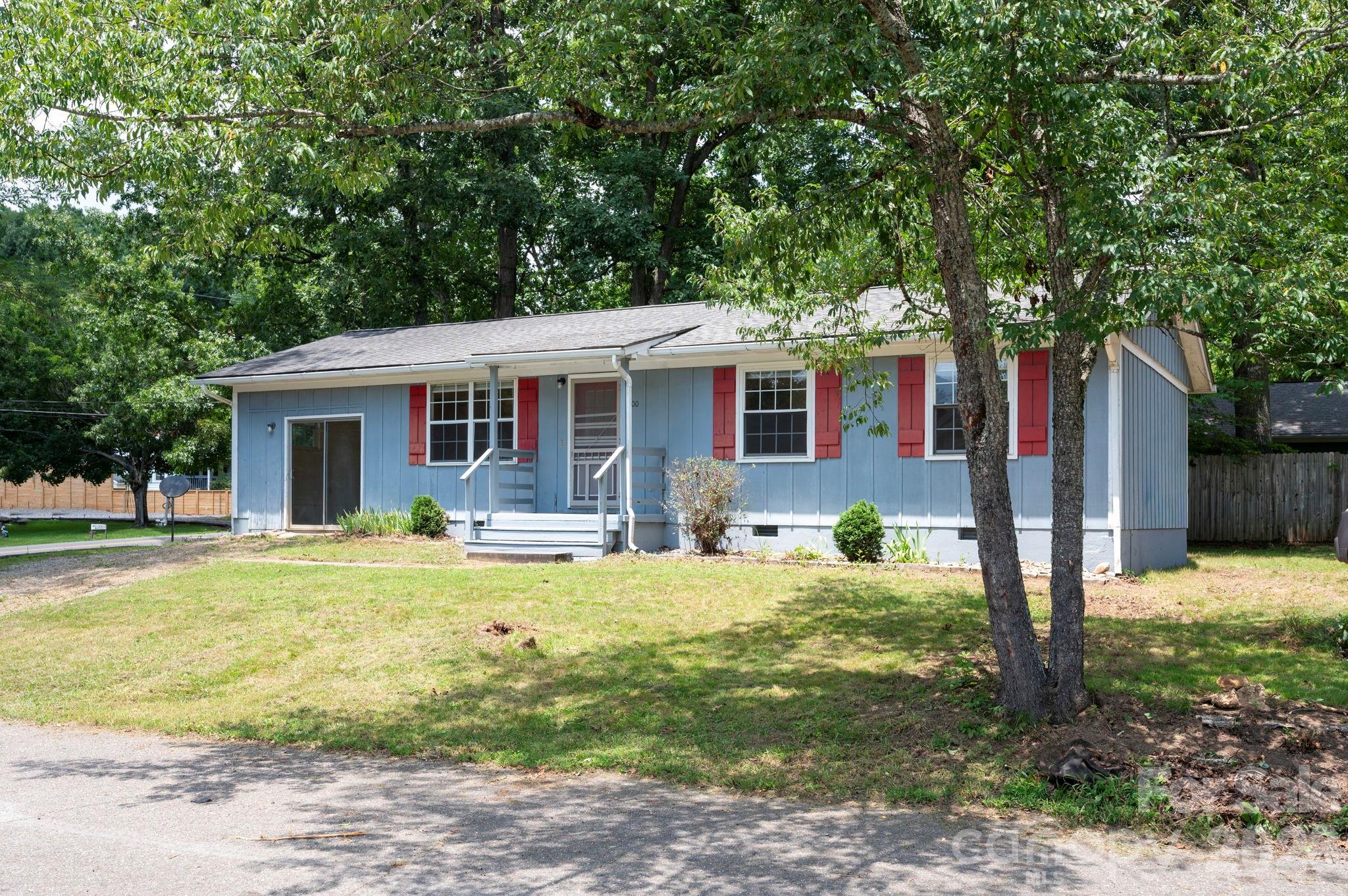 400 Hiawassee Avenue Property Photo 1