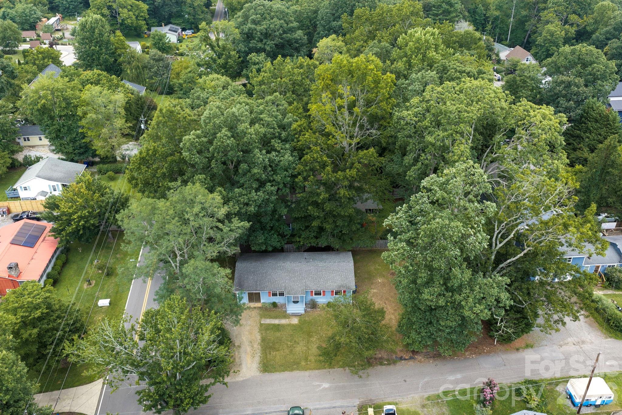 400 Hiawassee Avenue Property Photo 2