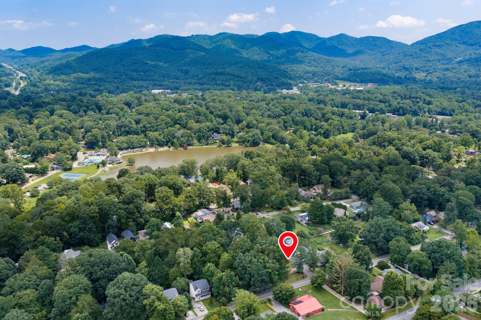 400 Hiawassee Avenue Property Photo 4