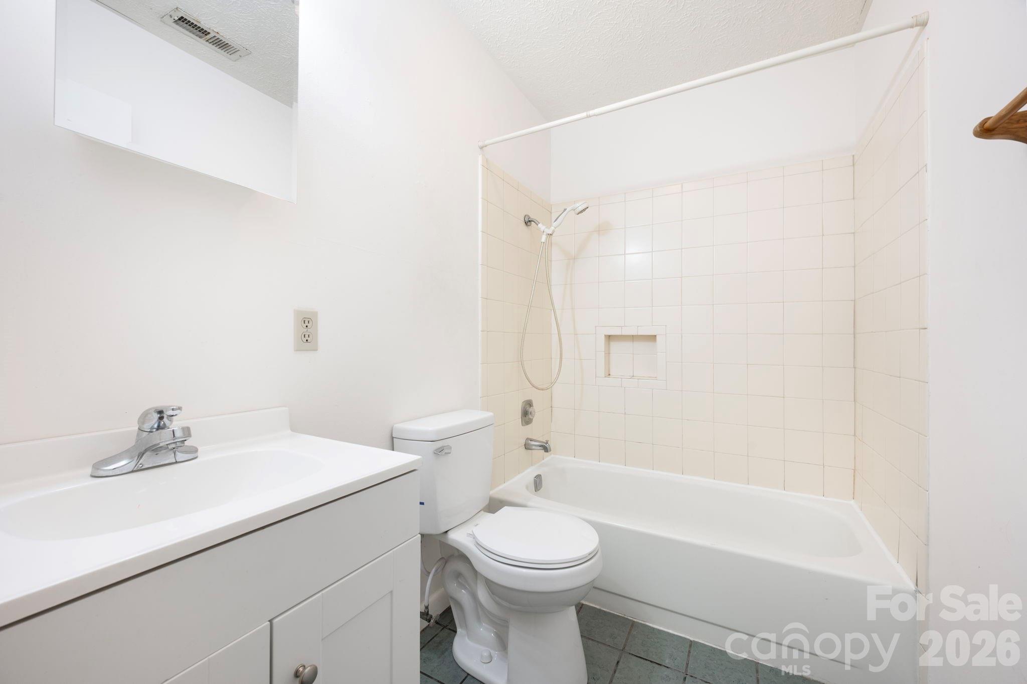 400 Hiawassee Avenue Property Photo 14