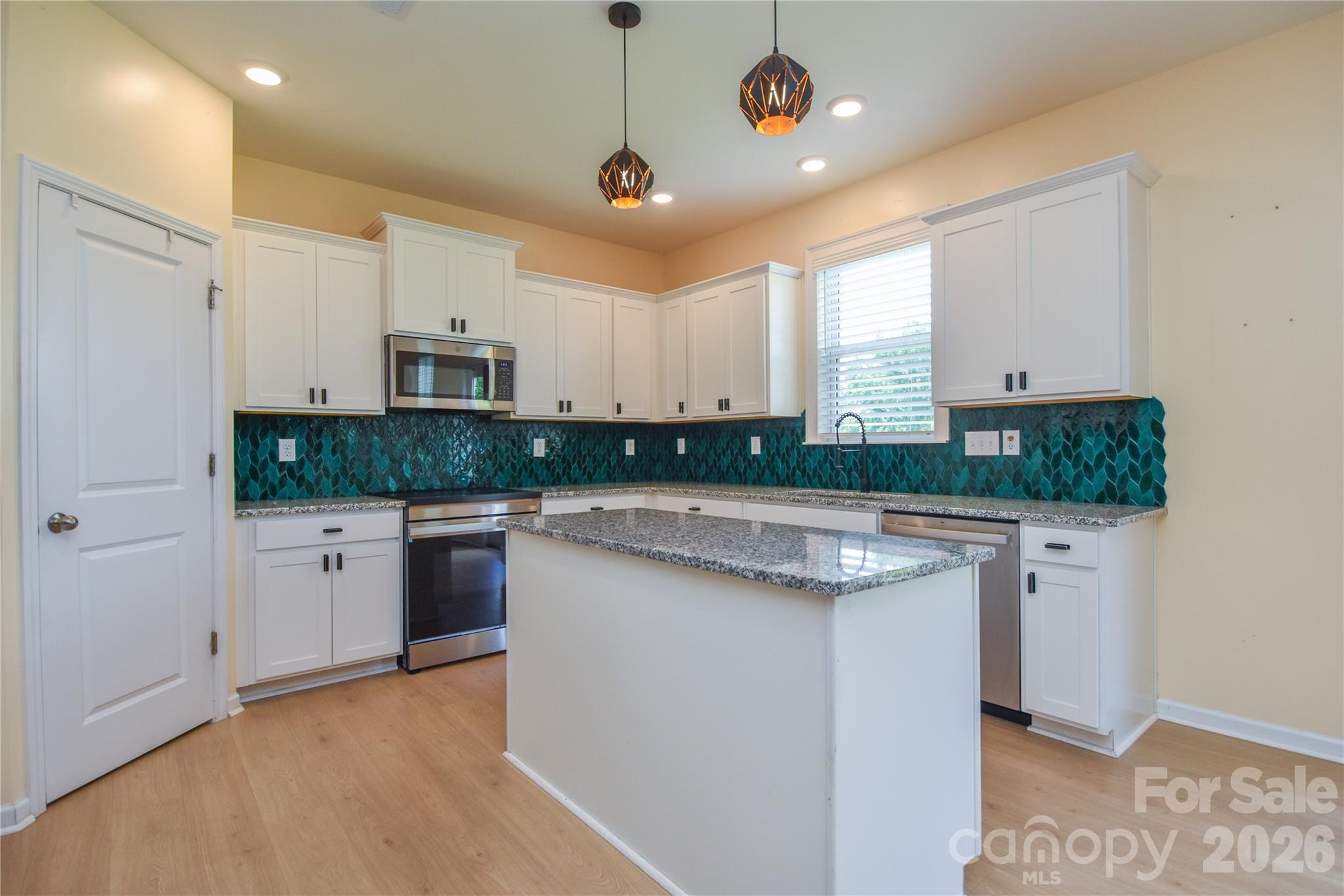 125 Dawn Run Loop Property Photo 8