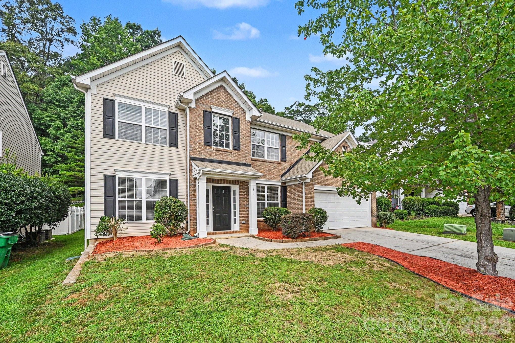 9839 Jeanette Circle Property Photo 1