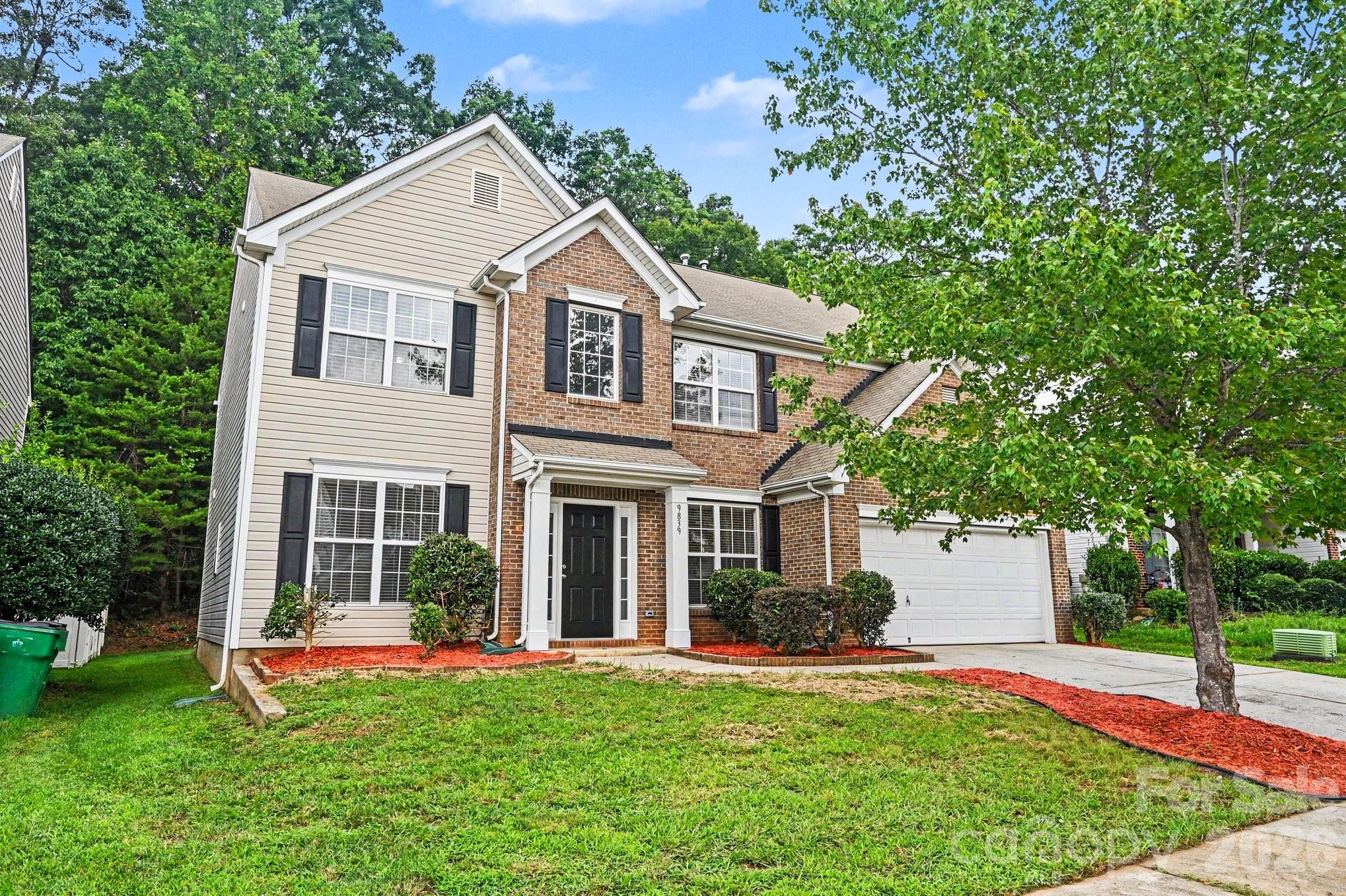 9839 Jeanette Circle Property Photo 2