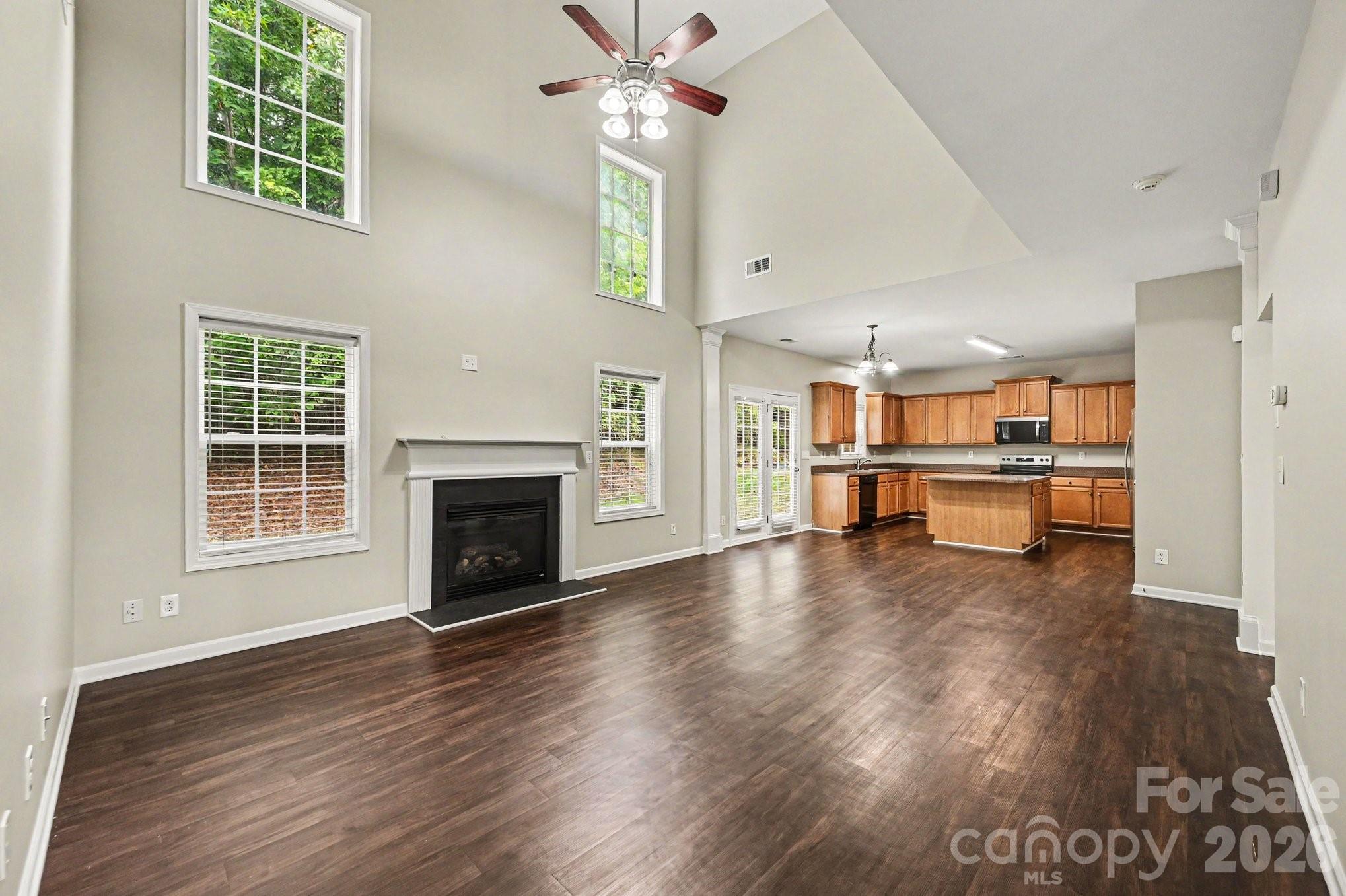 9839 Jeanette Circle Property Photo 5