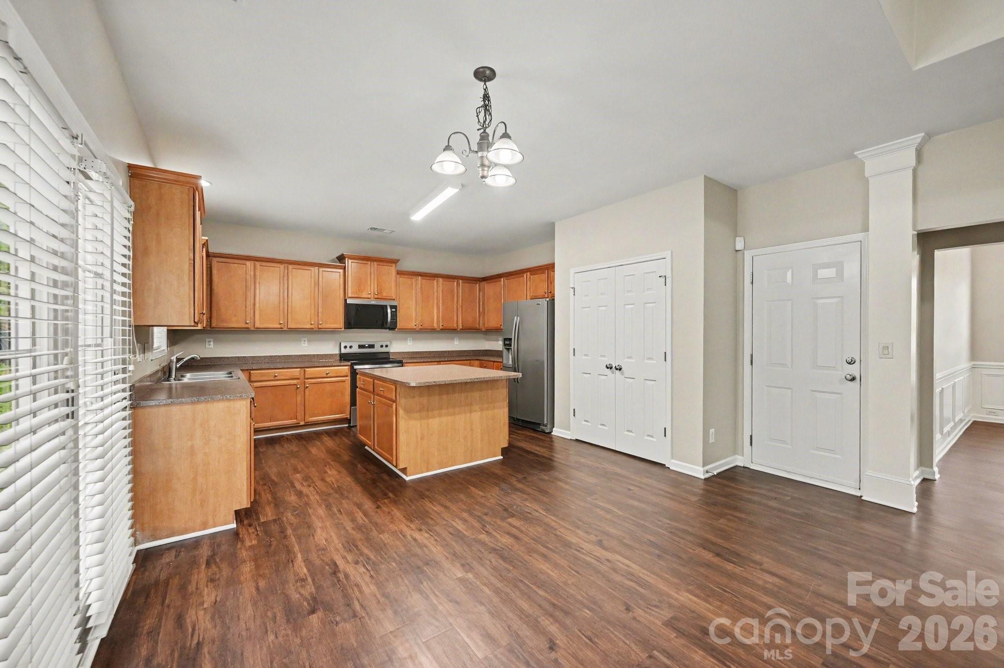 9839 Jeanette Circle Property Photo 6