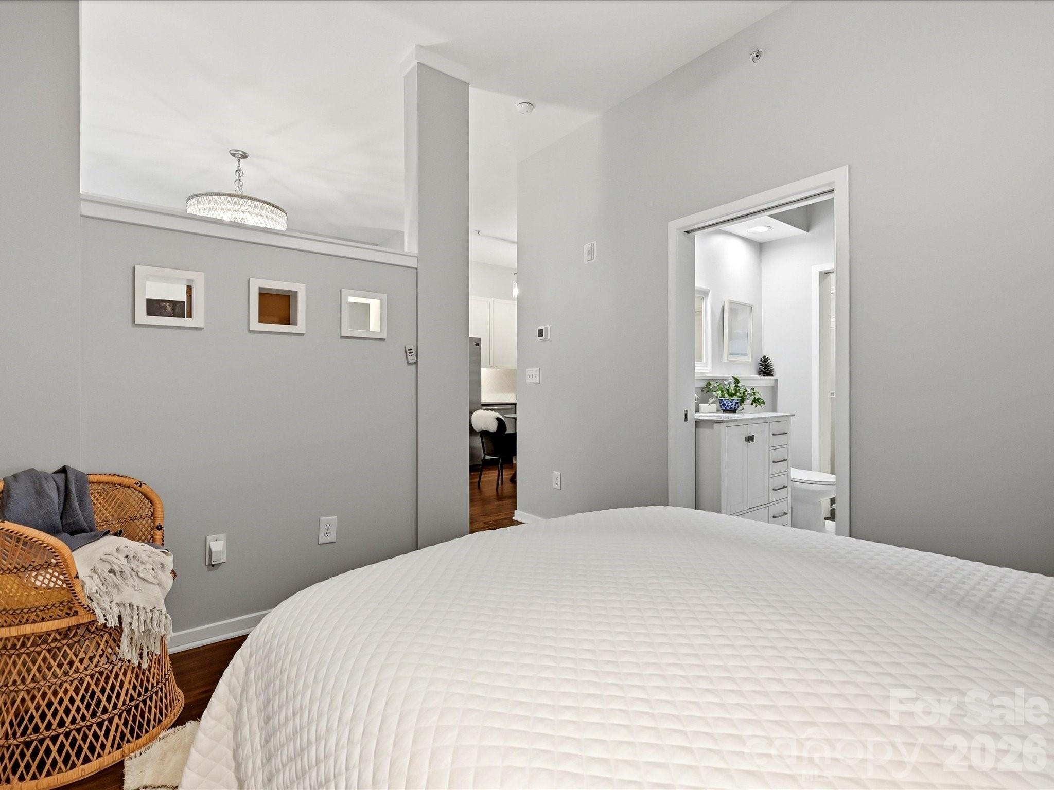 2125 Southend Drive 243 Property Photo 10