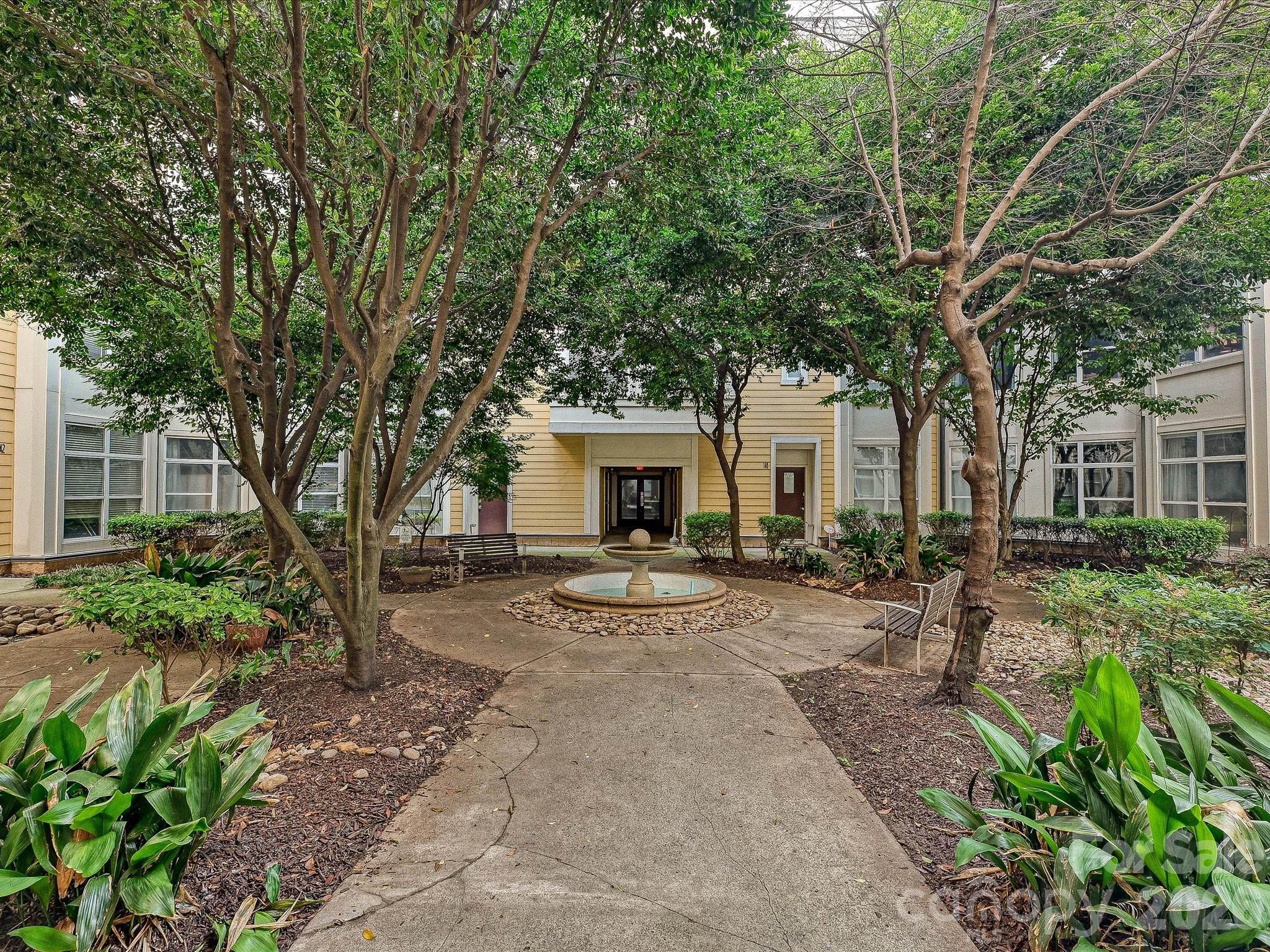 2125 Southend Drive 243 Property Photo 17