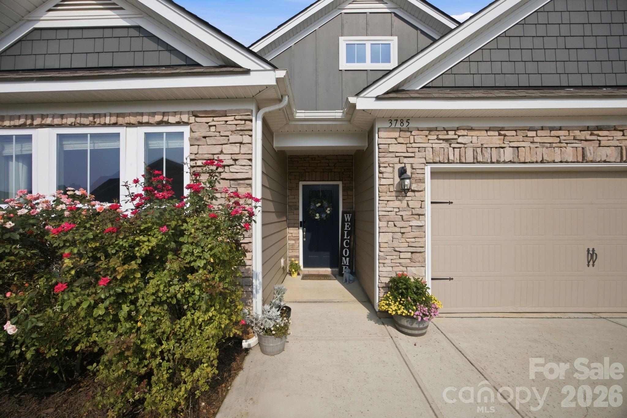 3785 Summer Haven Drive Property Photo 2
