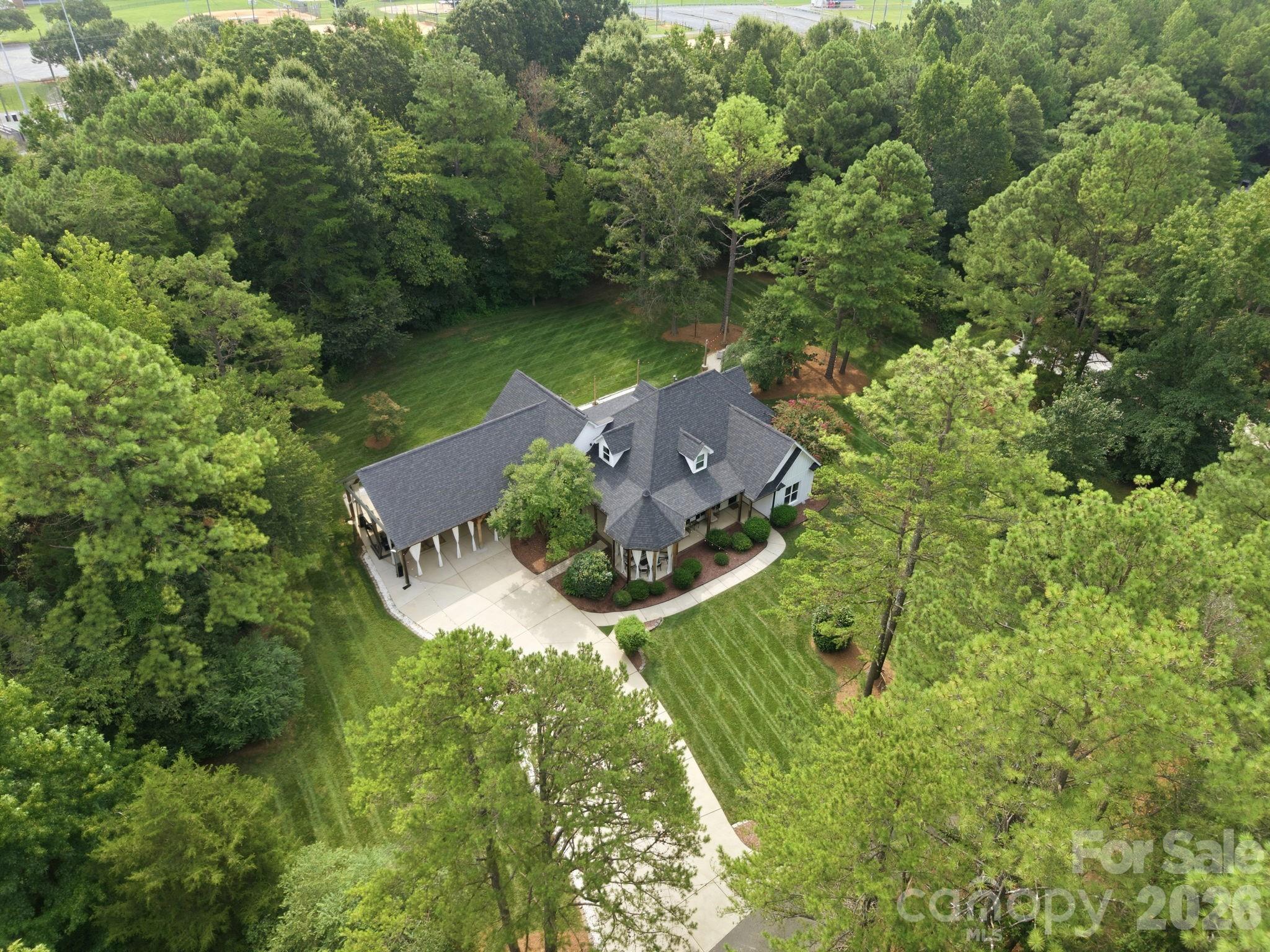 9544 Brief Road Property Photo 4
