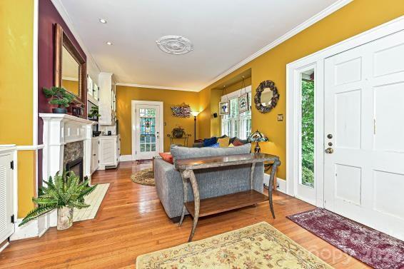 1532 The Plaza Property Photo 4