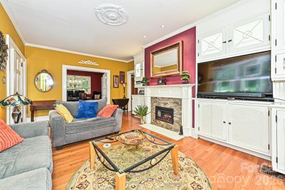 1532 The Plaza Property Photo 7