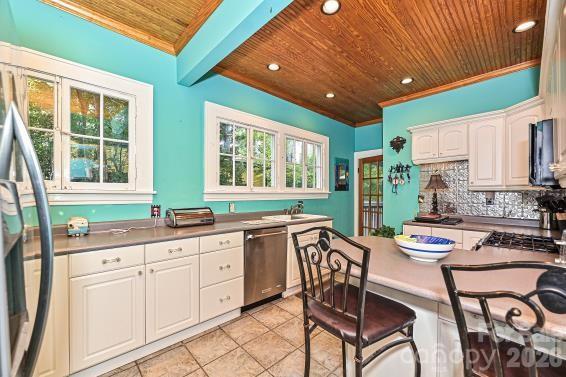 1532 The Plaza Property Photo 10