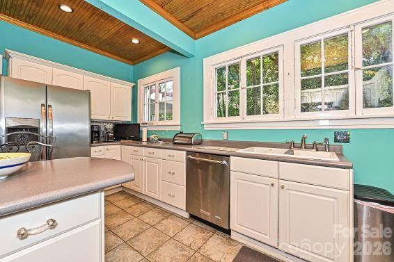 1532 The Plaza Property Photo 13