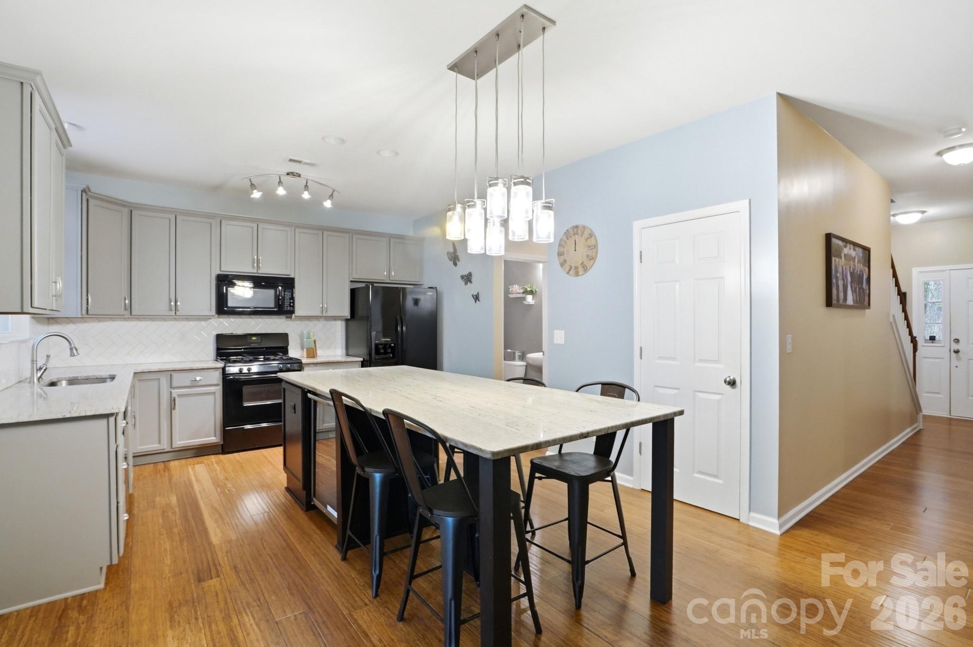 12119 Canal Drive Property Photo 8