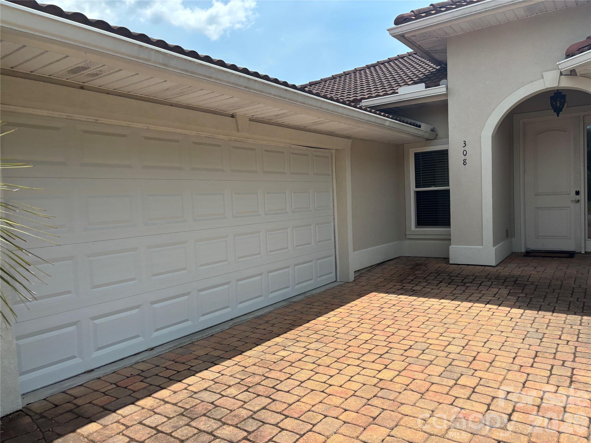 308 Glenridge Drive Property Photo 2
