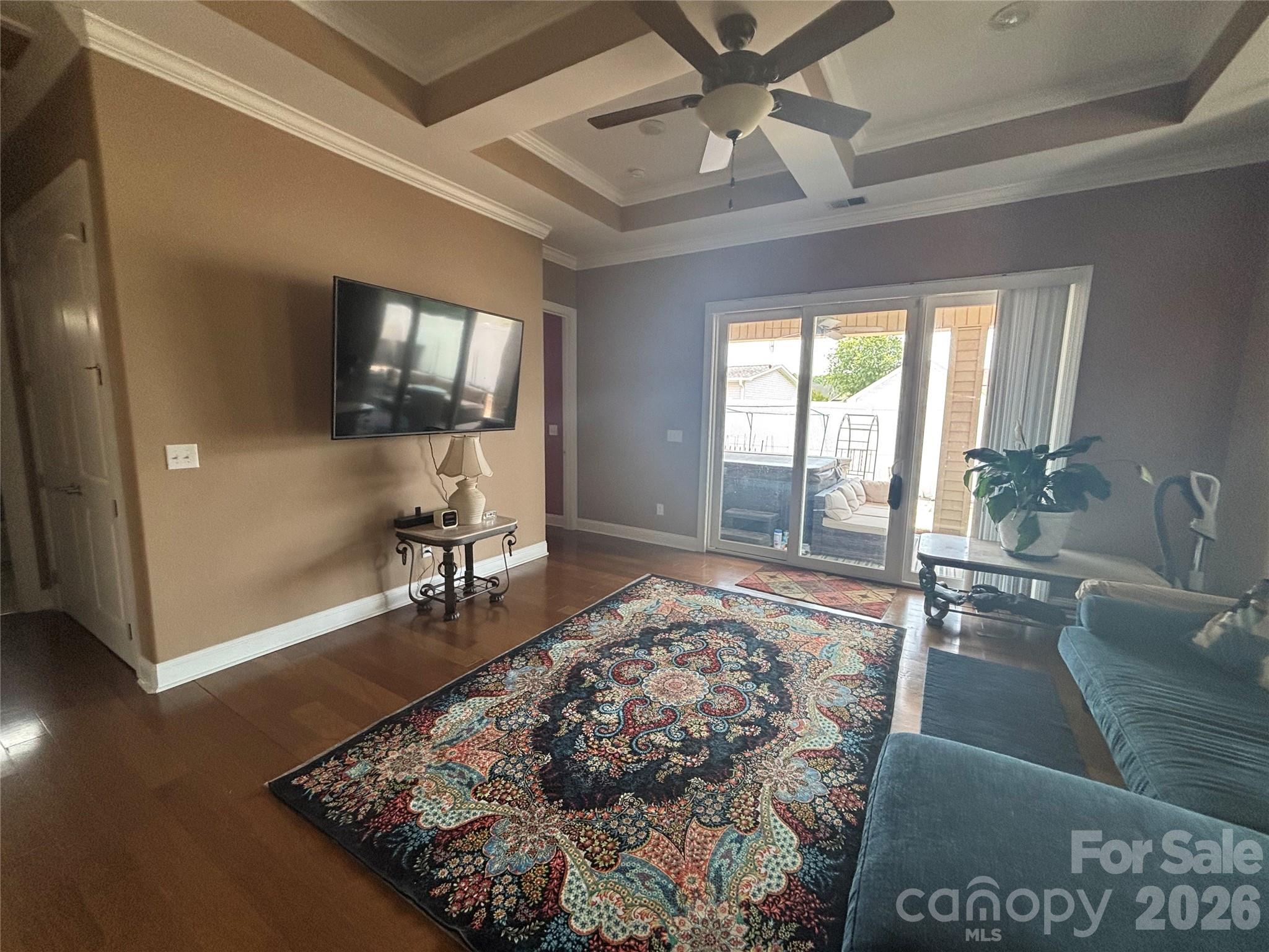 308 Glenridge Drive Property Photo 3