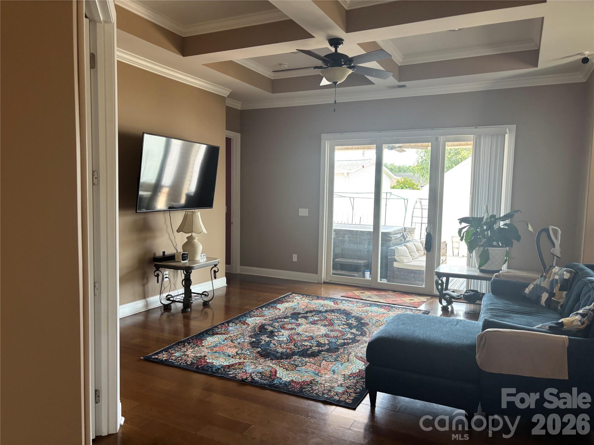 308 Glenridge Drive Property Photo 4