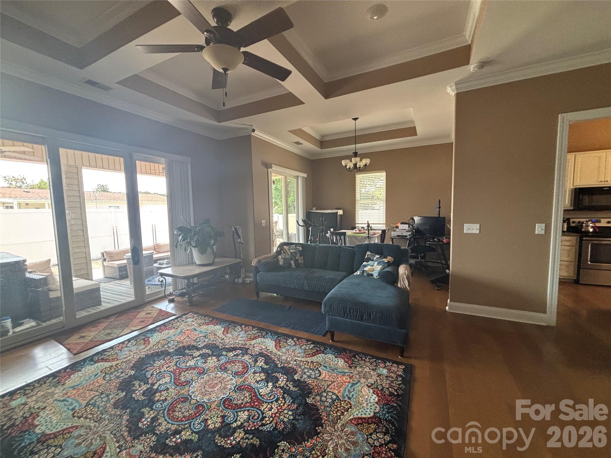 308 Glenridge Drive Property Photo 5