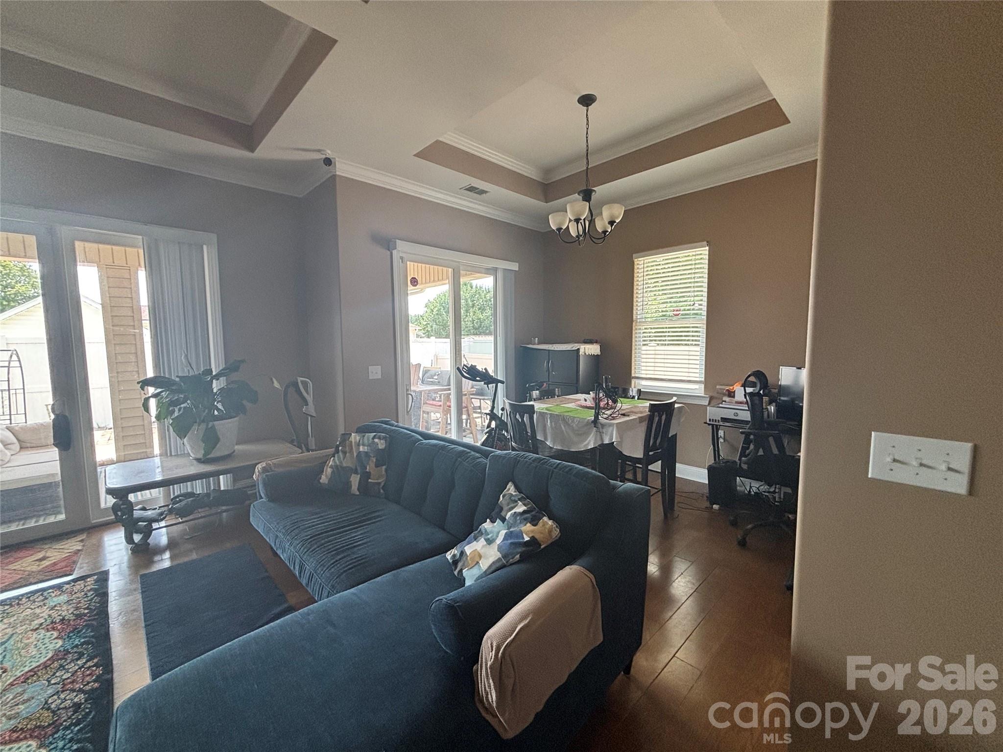 308 Glenridge Drive Property Photo 6