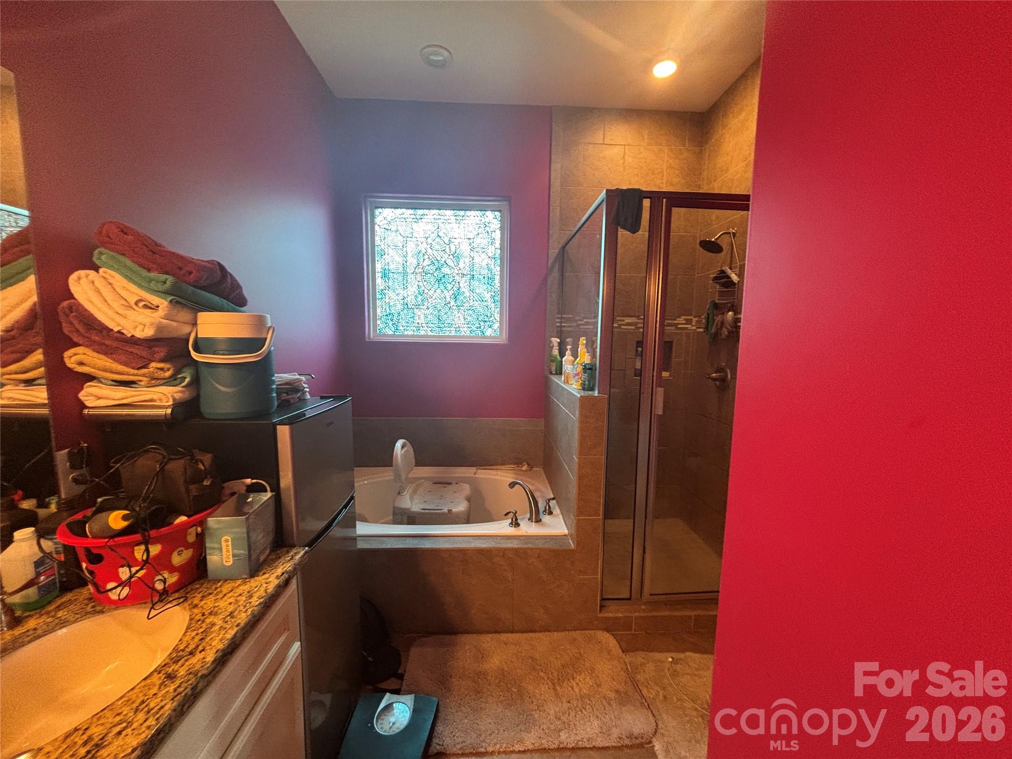 308 Glenridge Drive Property Photo 14