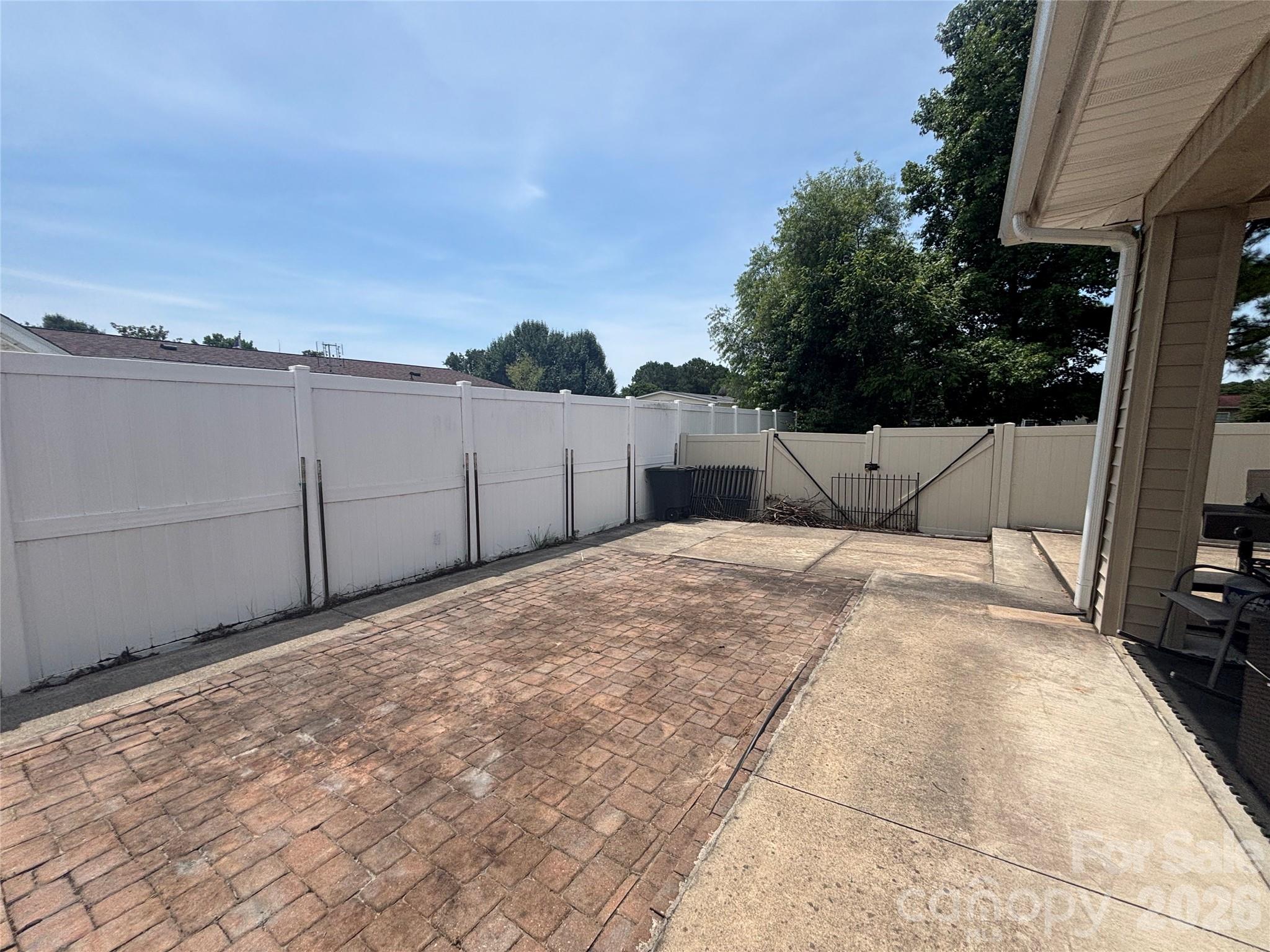 308 Glenridge Drive Property Photo 22