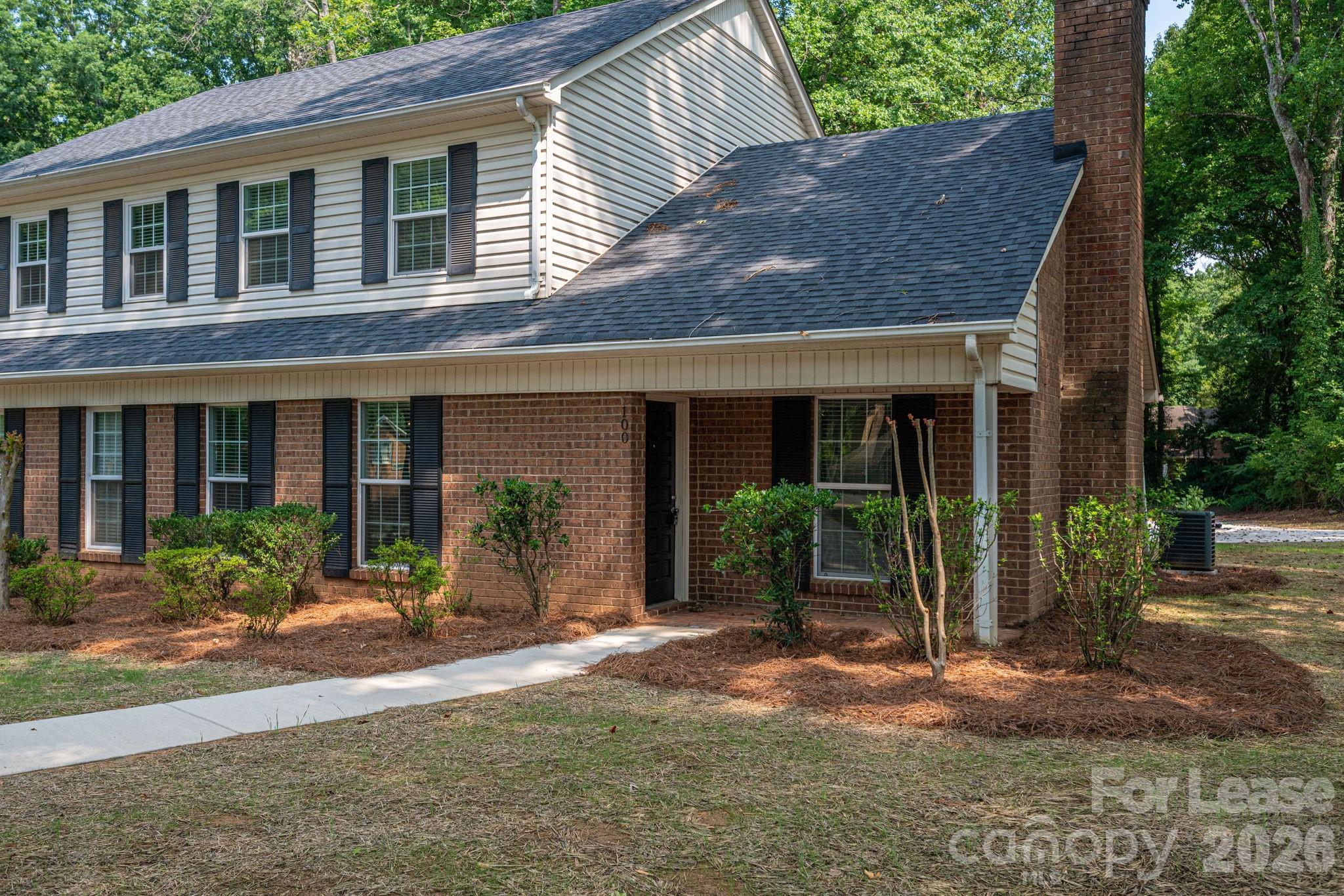 100 Cabell Way Property Photo 3