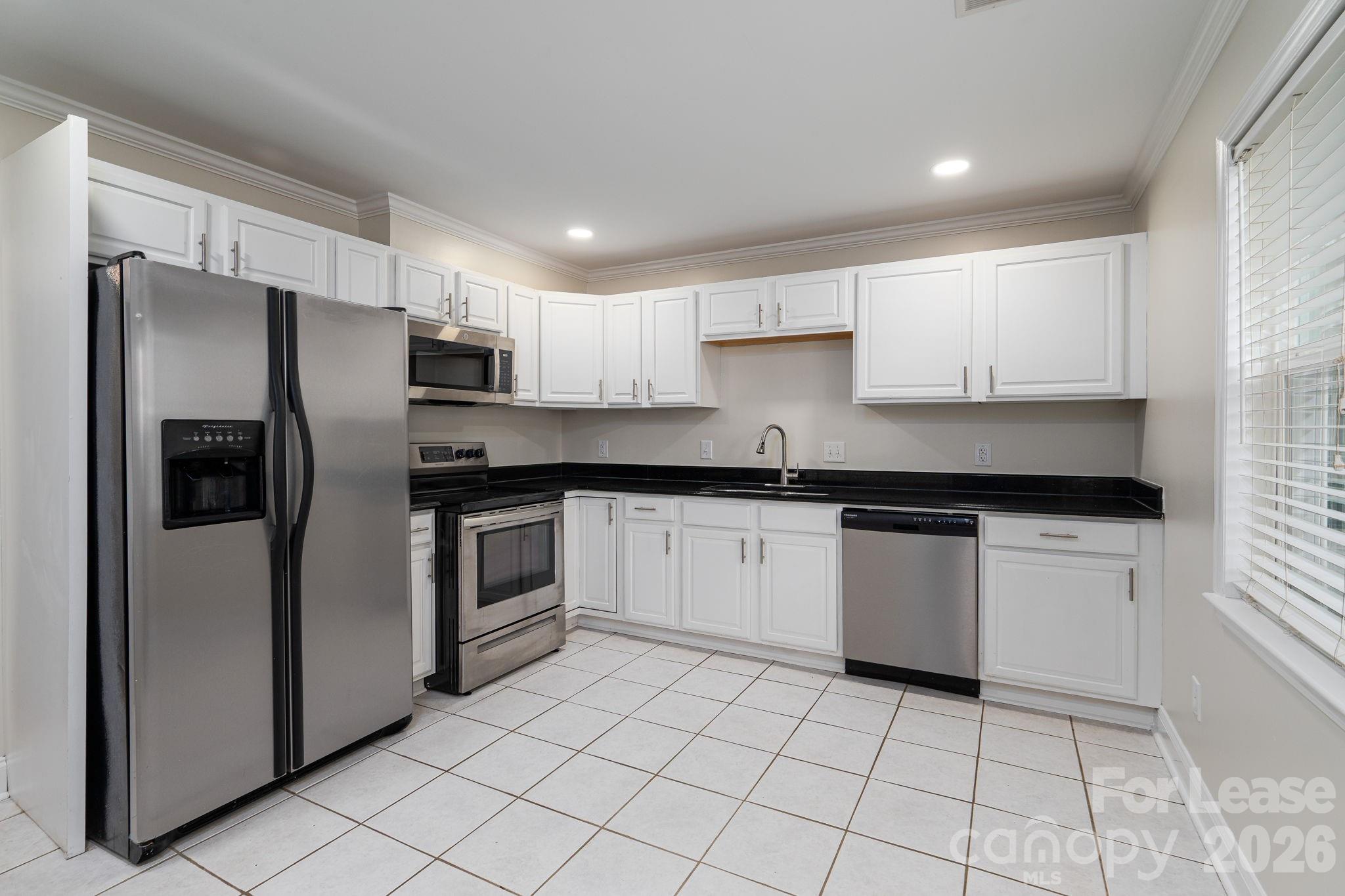 100 Cabell Way Property Photo 14