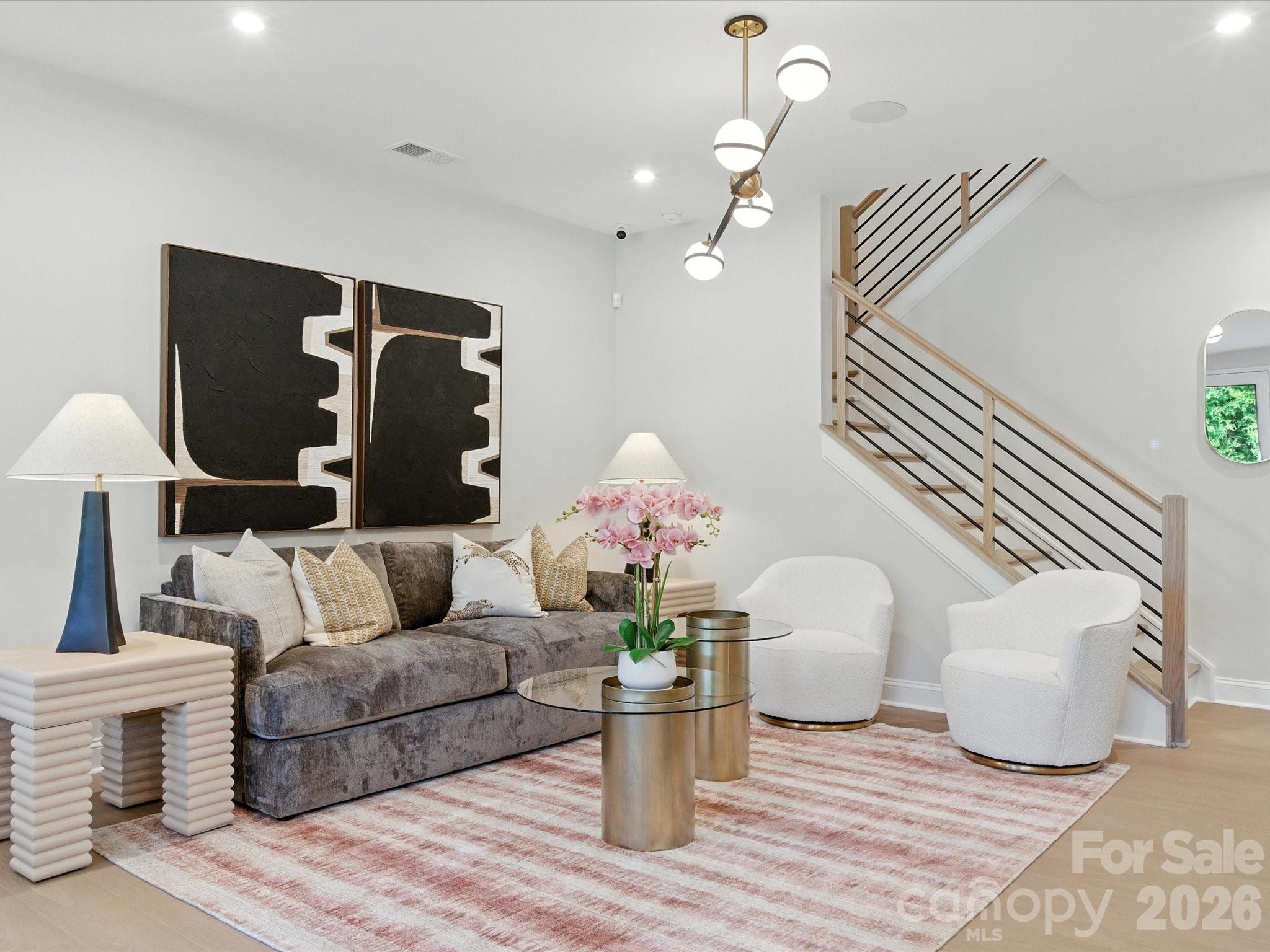 445 Nash Street Property Photo 6