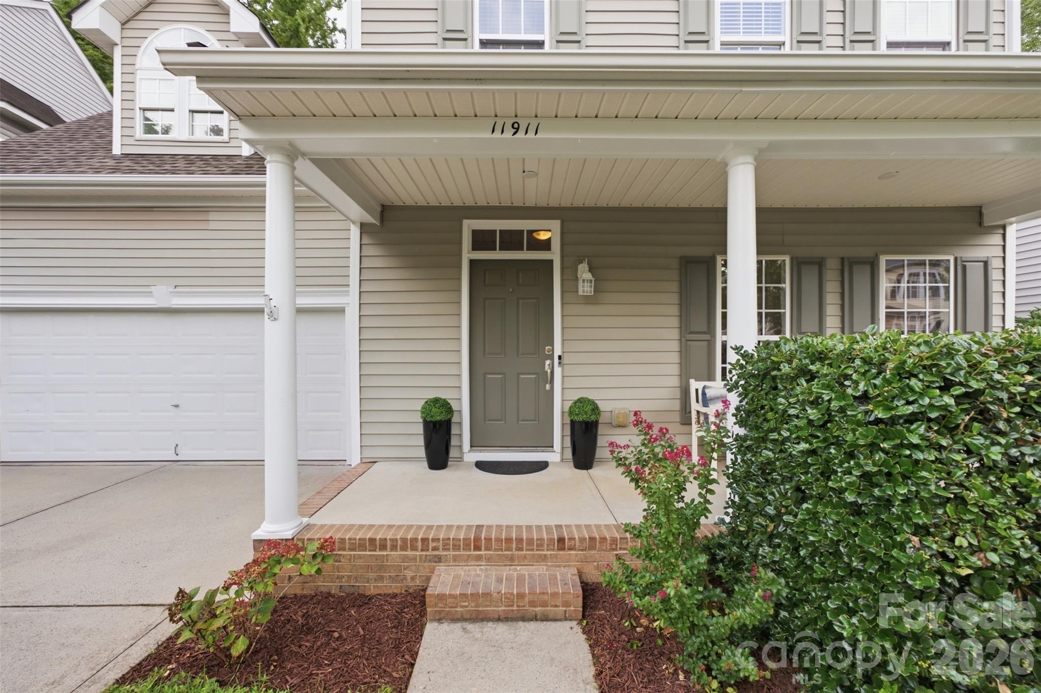 11911 Royal Castle Court Property Photo 4