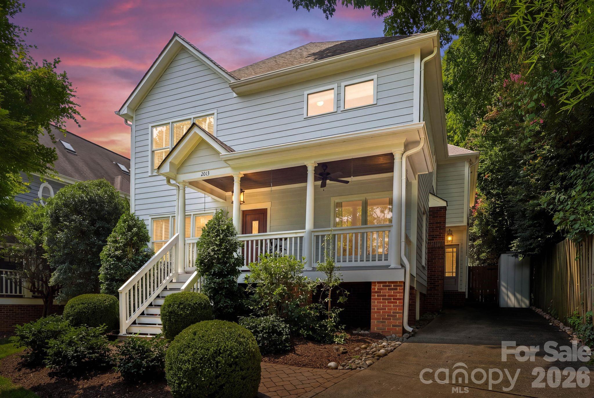 2013 Victorian Place Property Photo 1