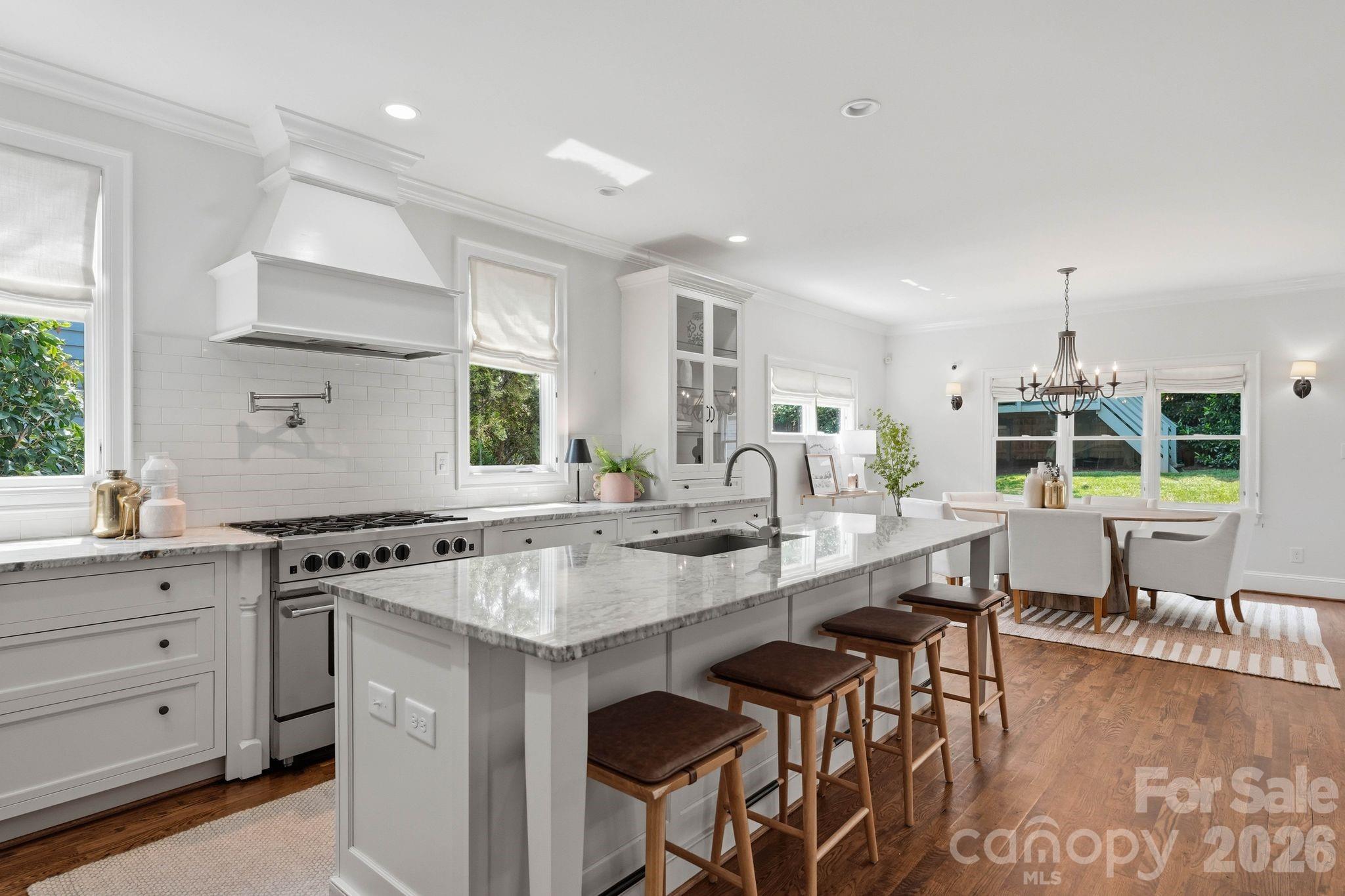 2013 Victorian Place Property Photo 5