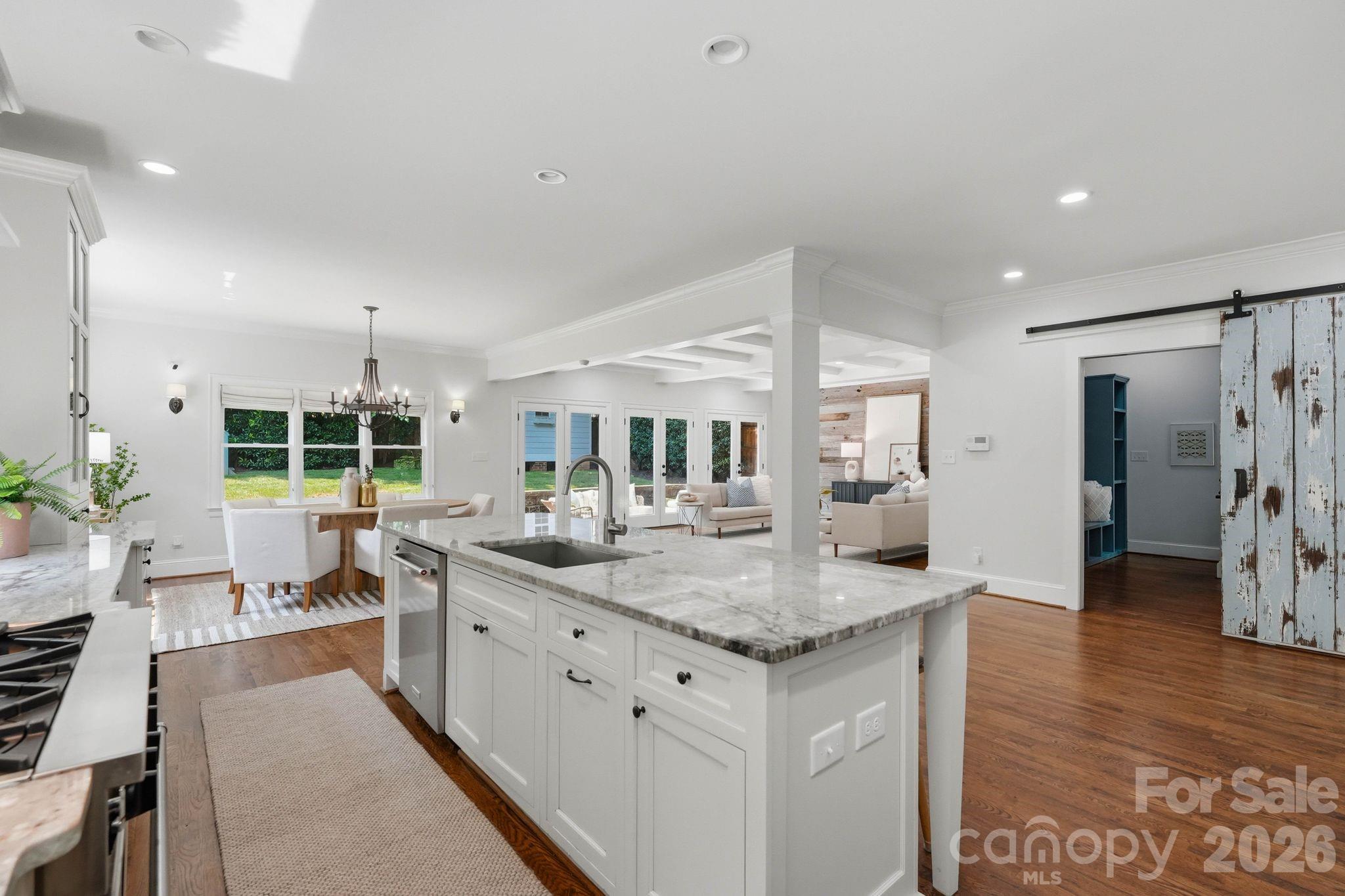 2013 Victorian Place Property Photo 18