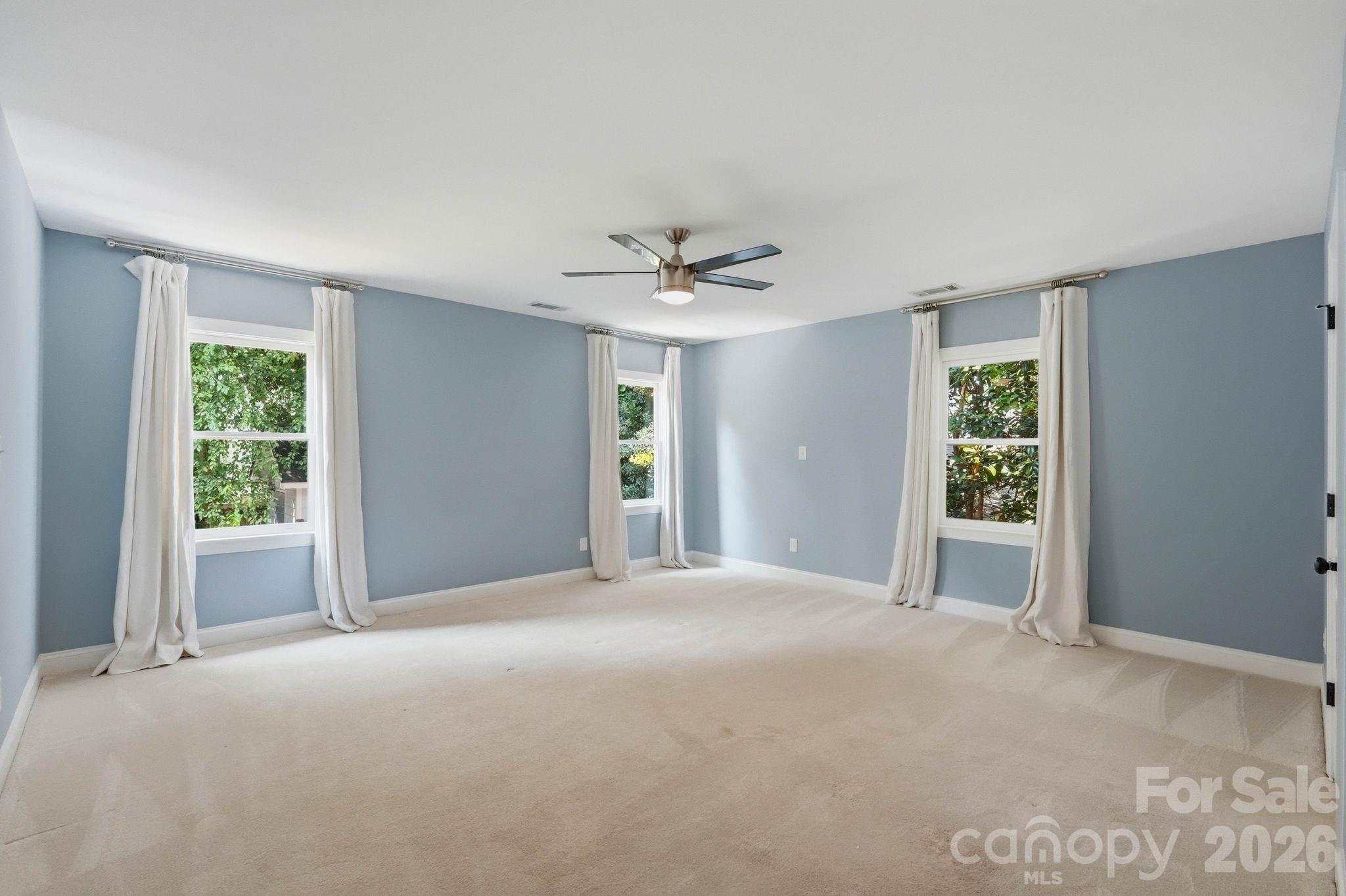 2013 Victorian Place Property Photo 28
