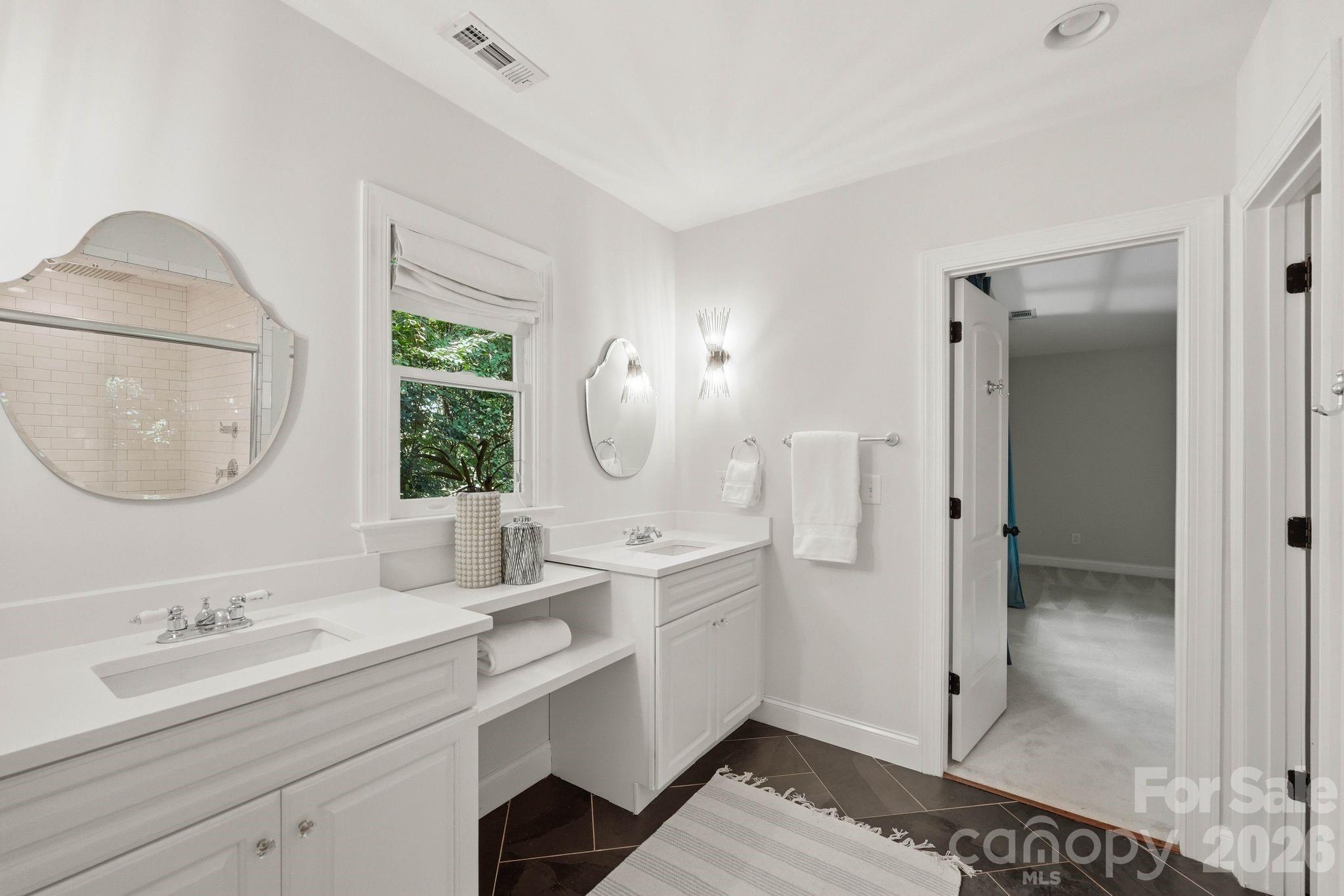 2013 Victorian Place Property Photo 30