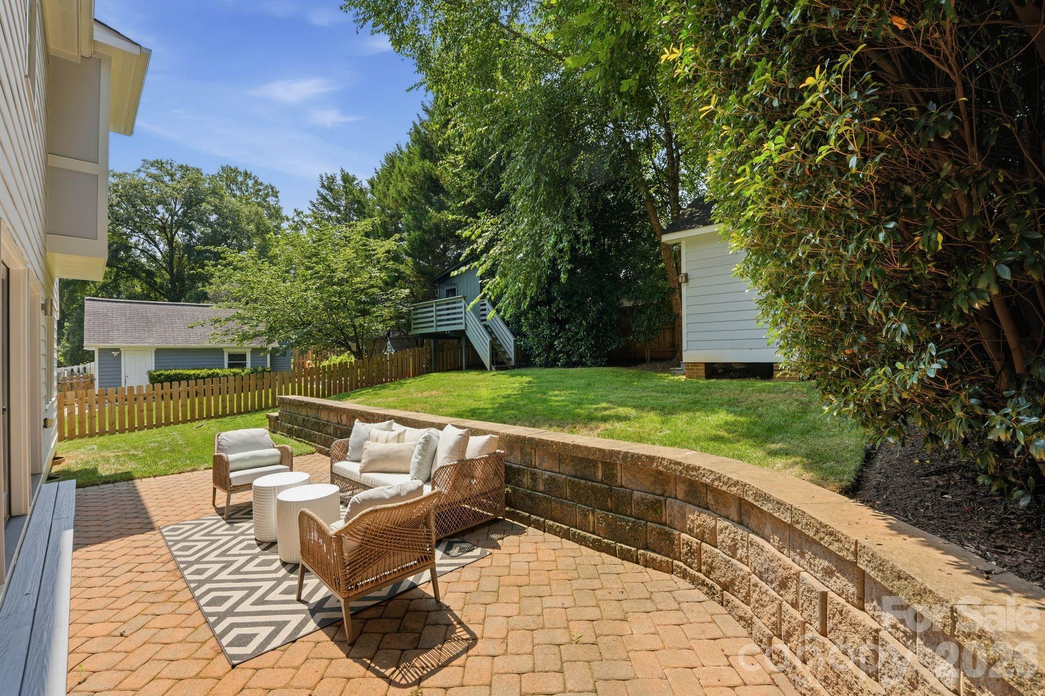 2013 Victorian Place Property Photo 33