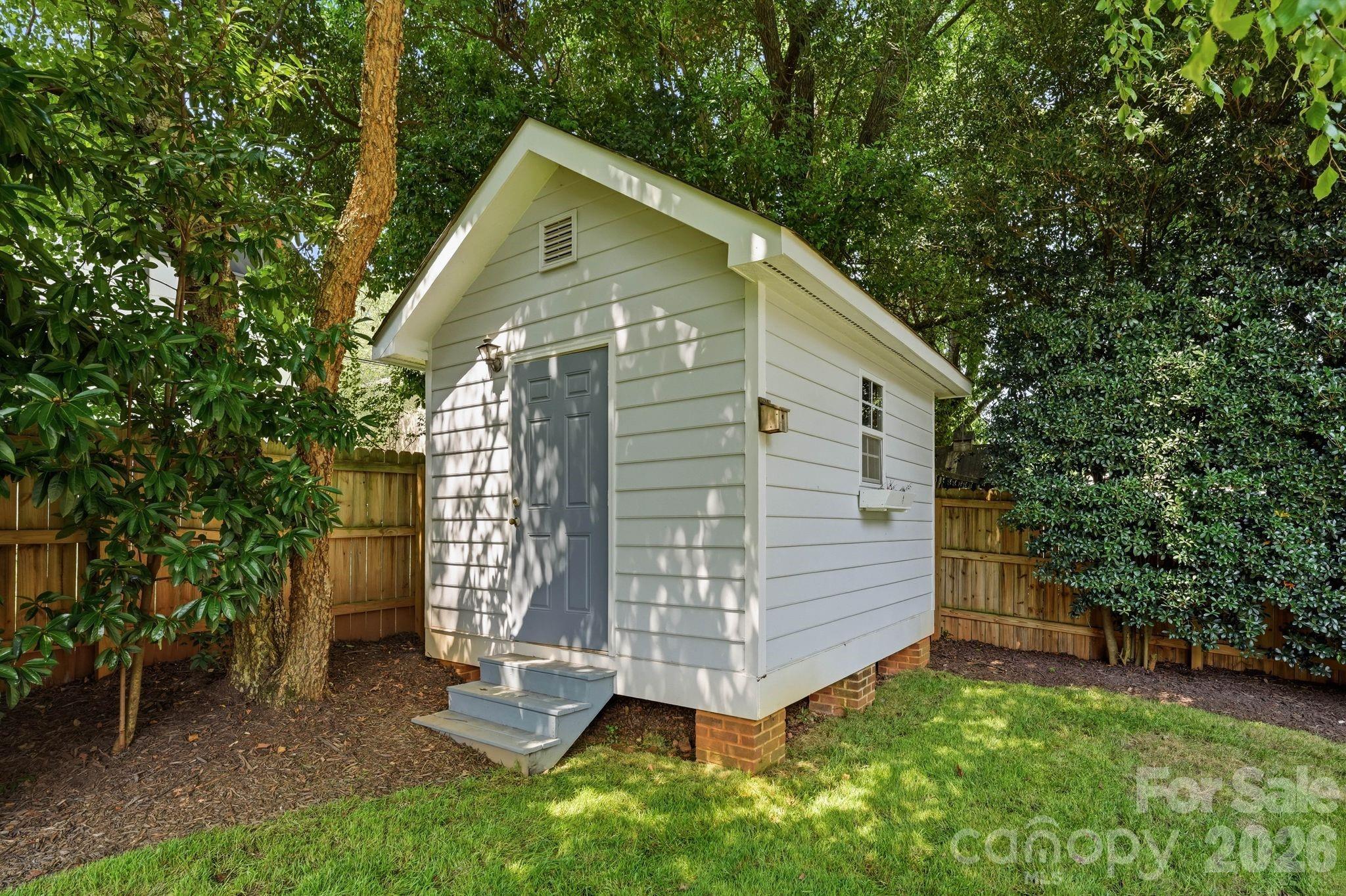 2013 Victorian Place Property Photo 37