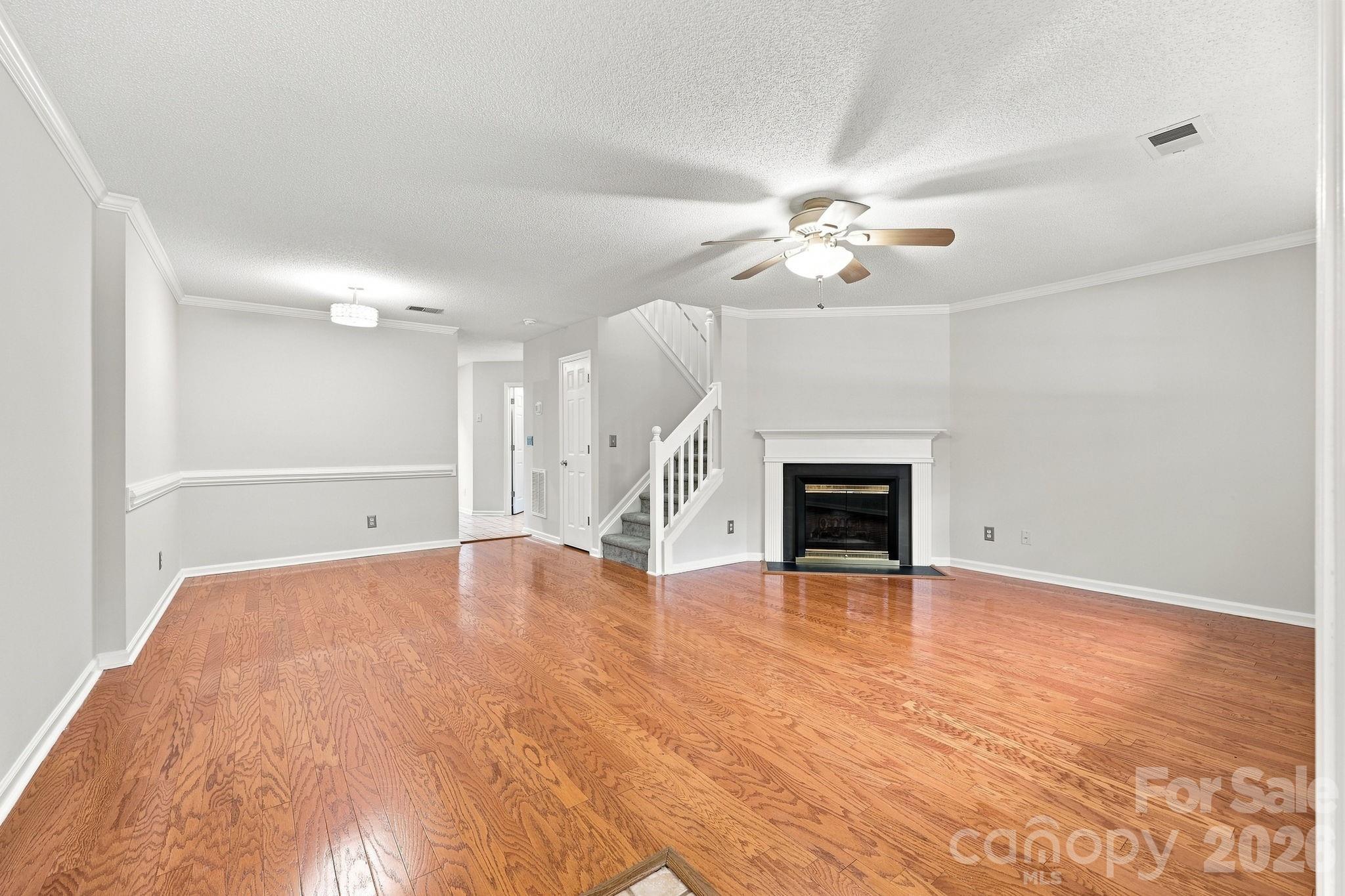 3274 Summercroft Lane Property Photo 1