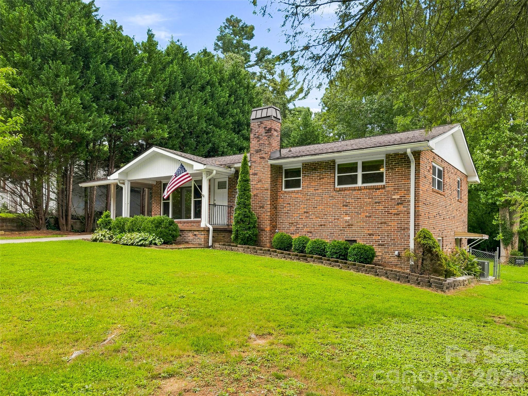 320 Kendale Court Property Photo 2