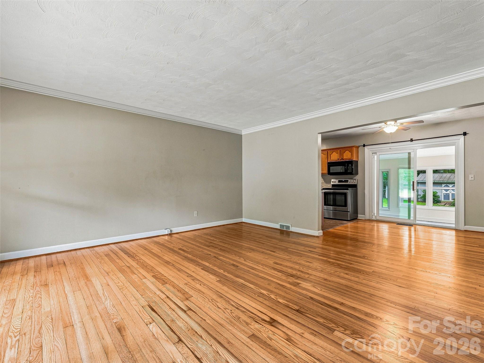 320 Kendale Court Property Photo 5