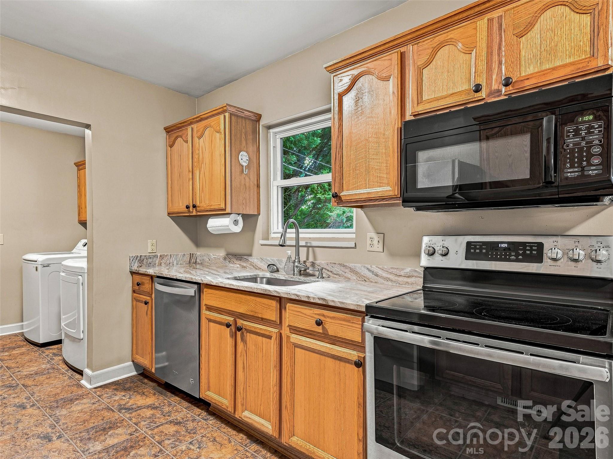 320 Kendale Court Property Photo 9