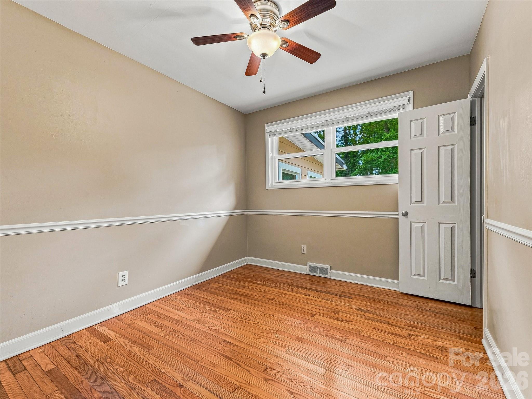 320 Kendale Court Property Photo 14
