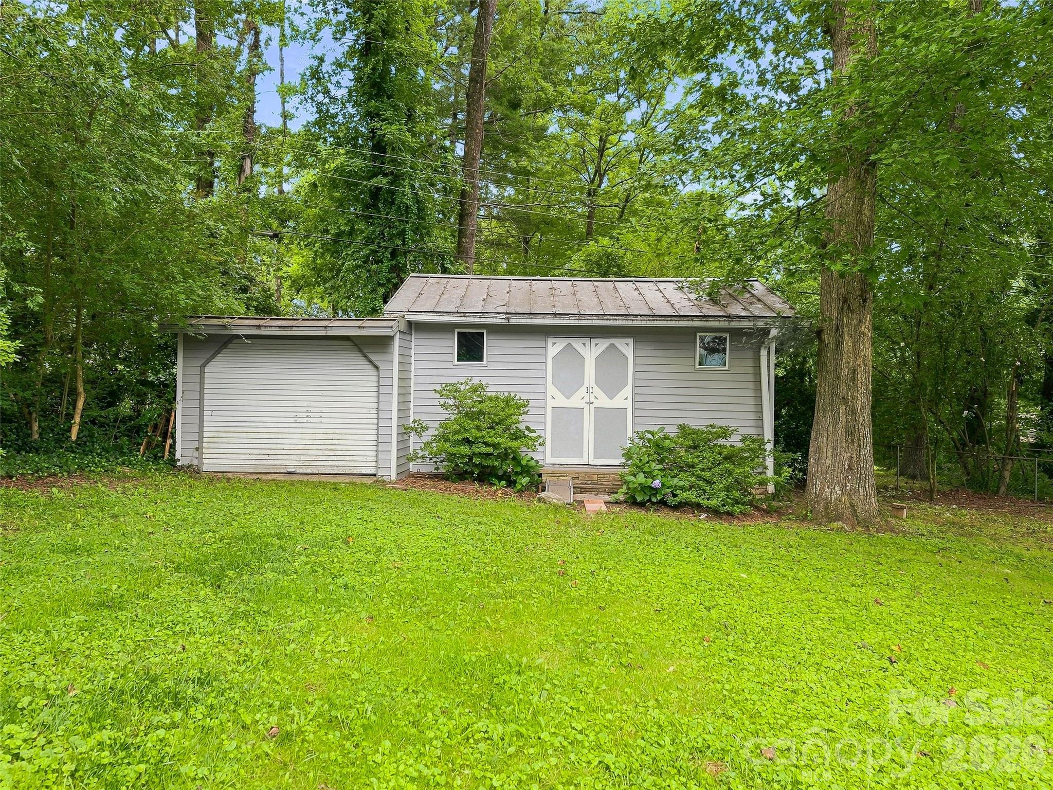320 Kendale Court Property Photo 29
