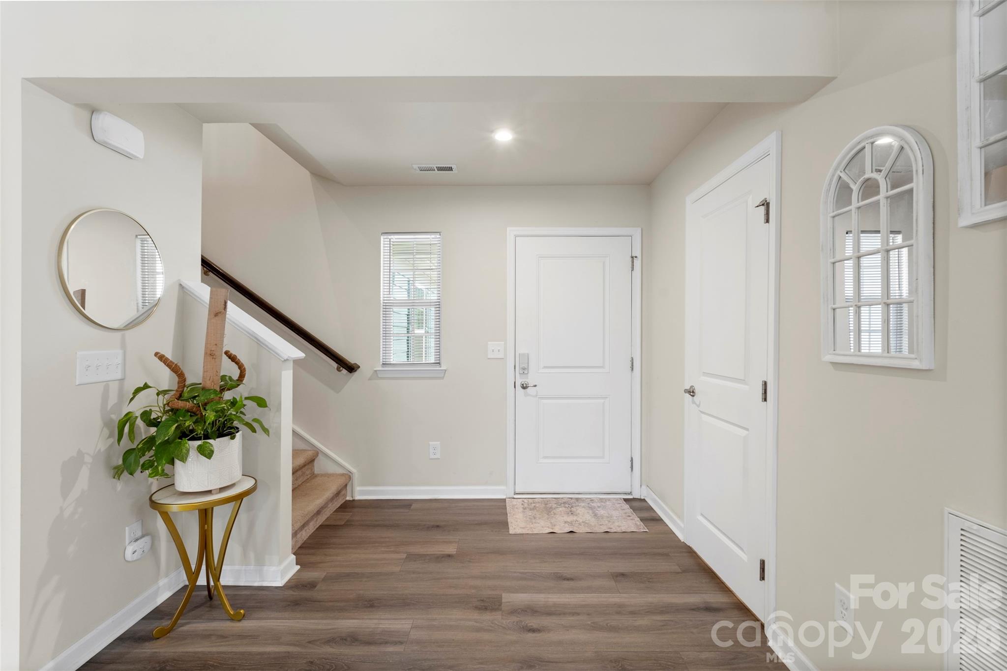 1332 Lena Street Property Photo 14