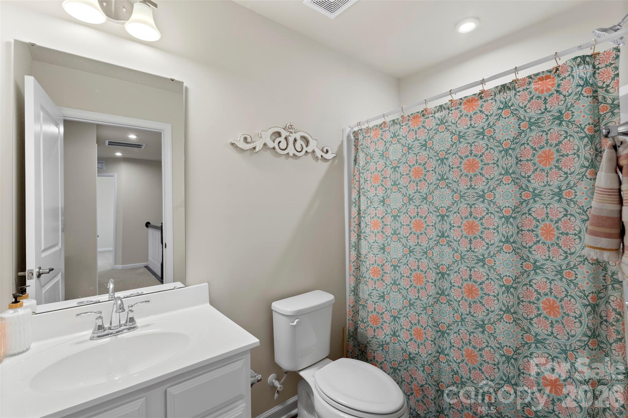 1332 Lena Street Property Photo 28