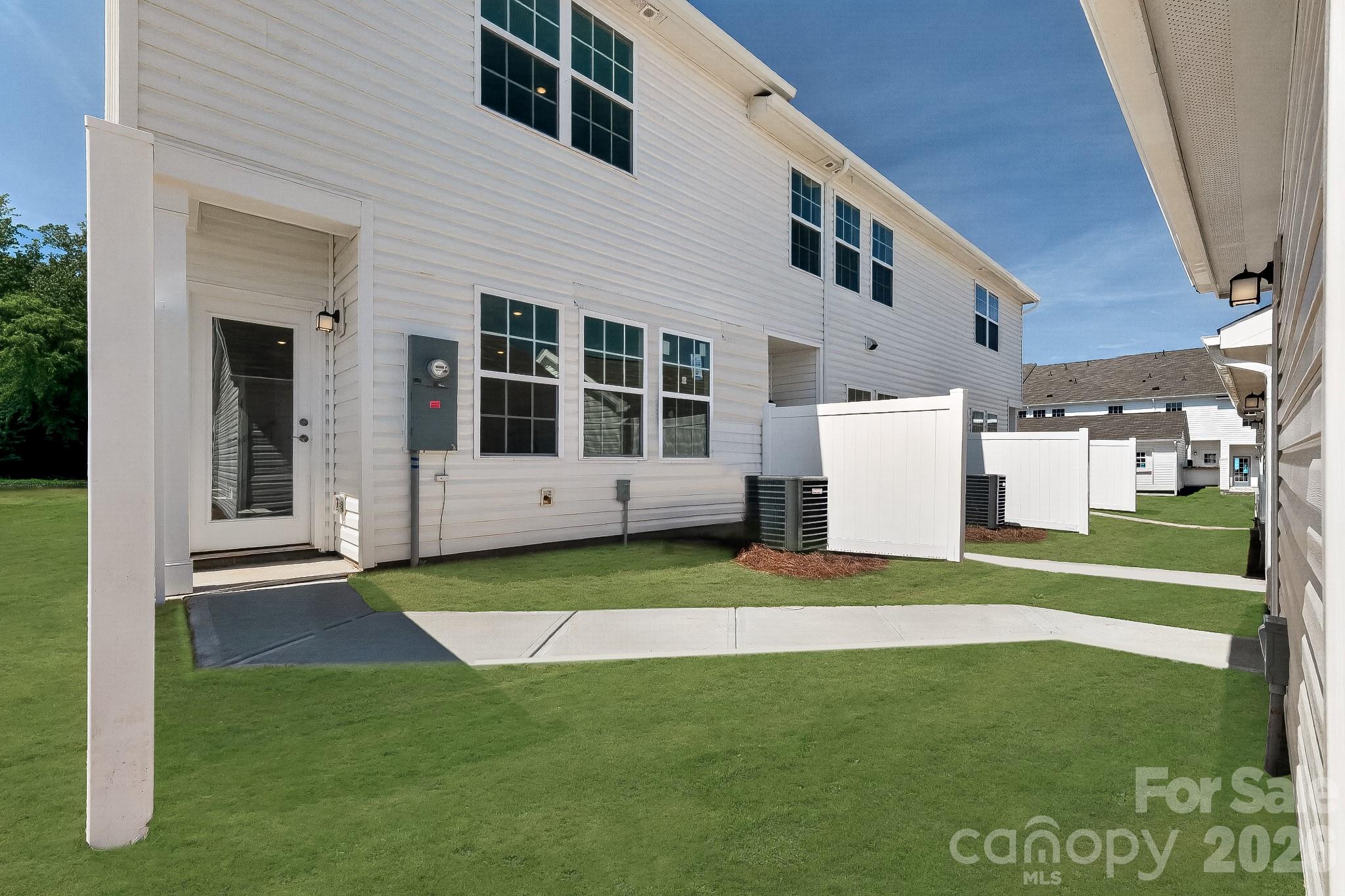 8121 Mcgarry Trail 188 Property Photo 2