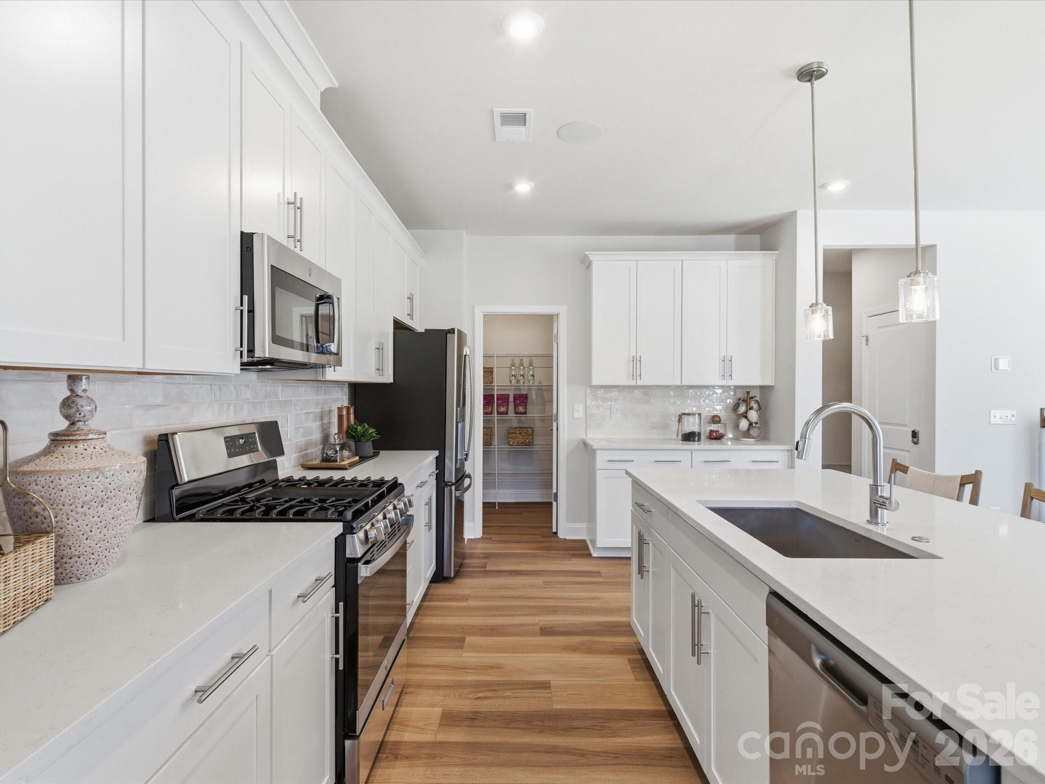 416 Nash Street Property Photo 9