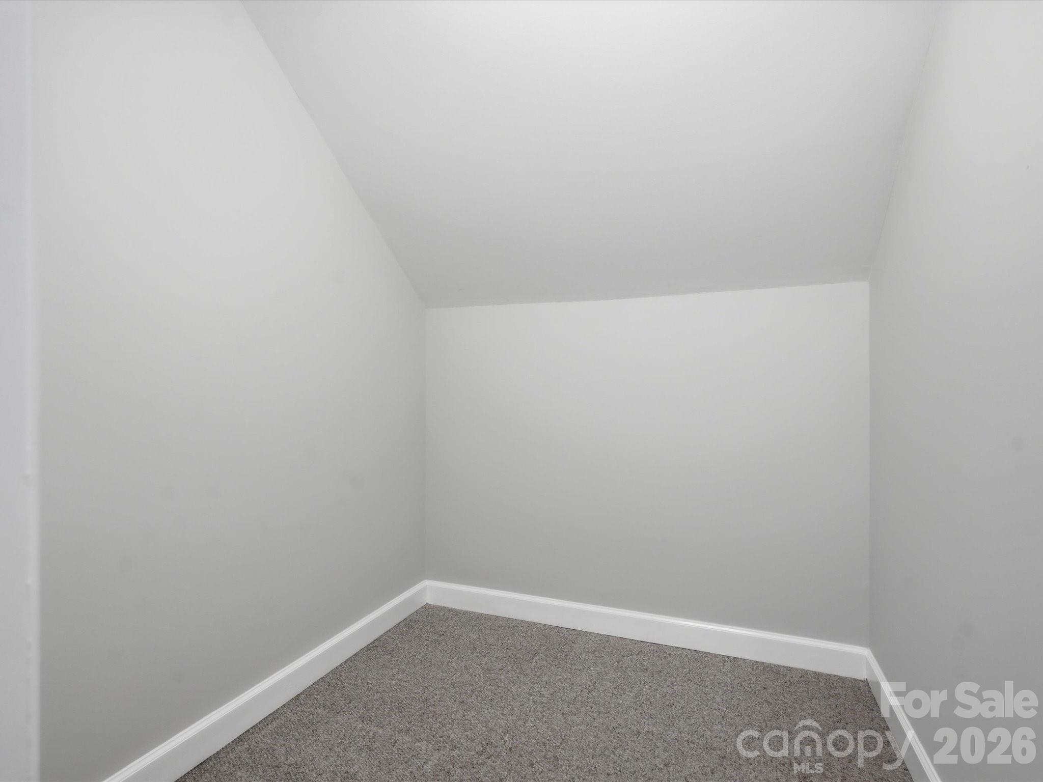 401 Brenwyck Court Property Photo 33